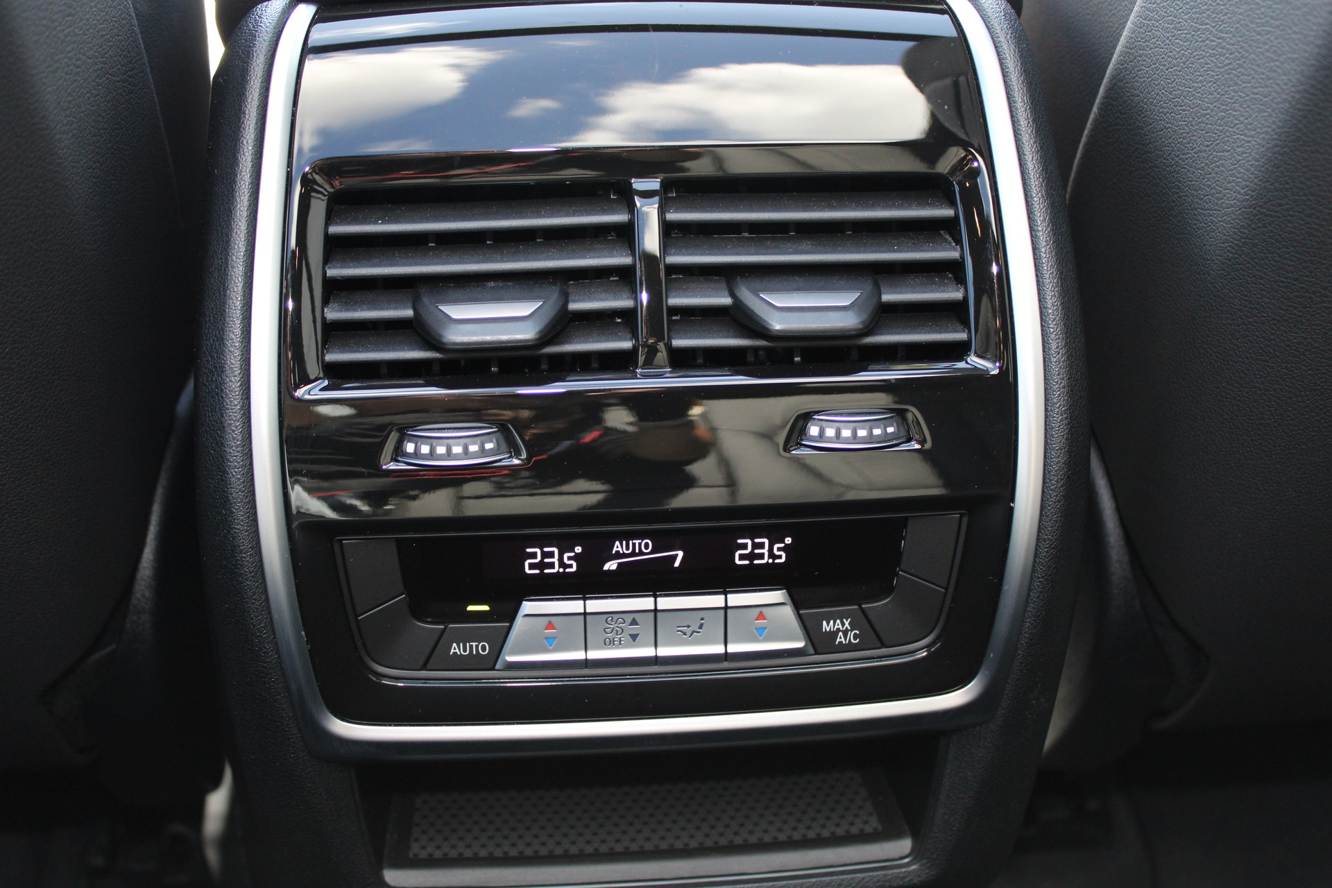 BMW X5 xDrive 45e-image-14