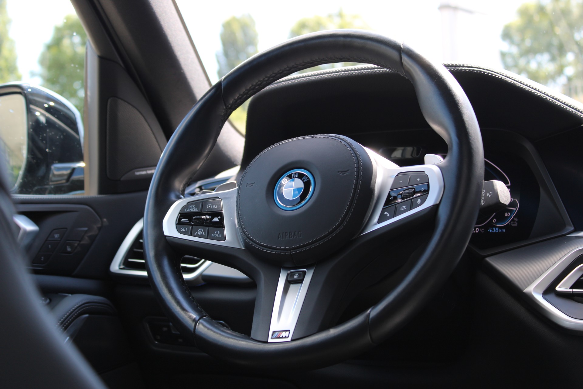 BMW X5 xDrive 45e-image-16