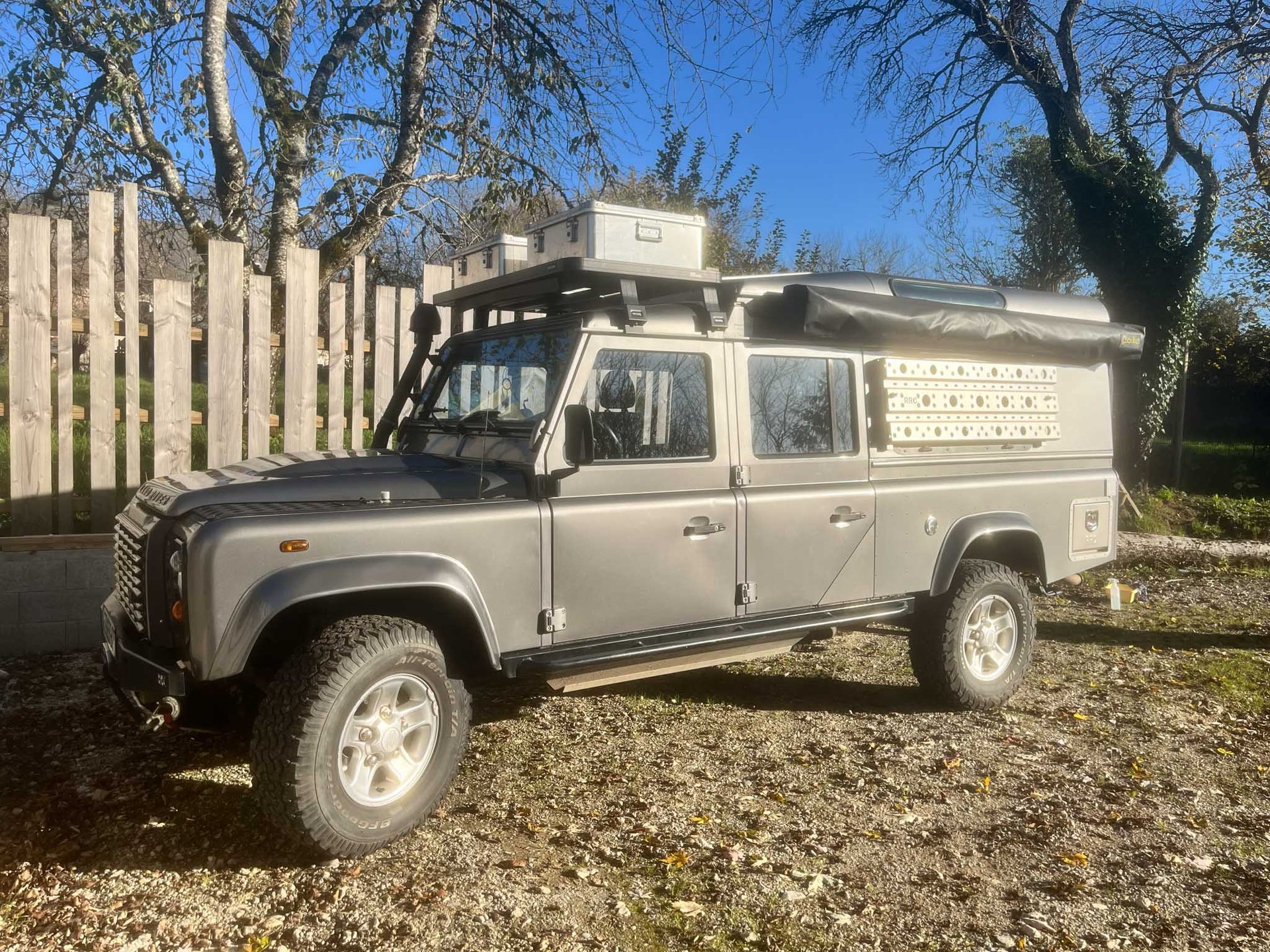 LAND ROVER Defender 130 SW aménagé-image-0