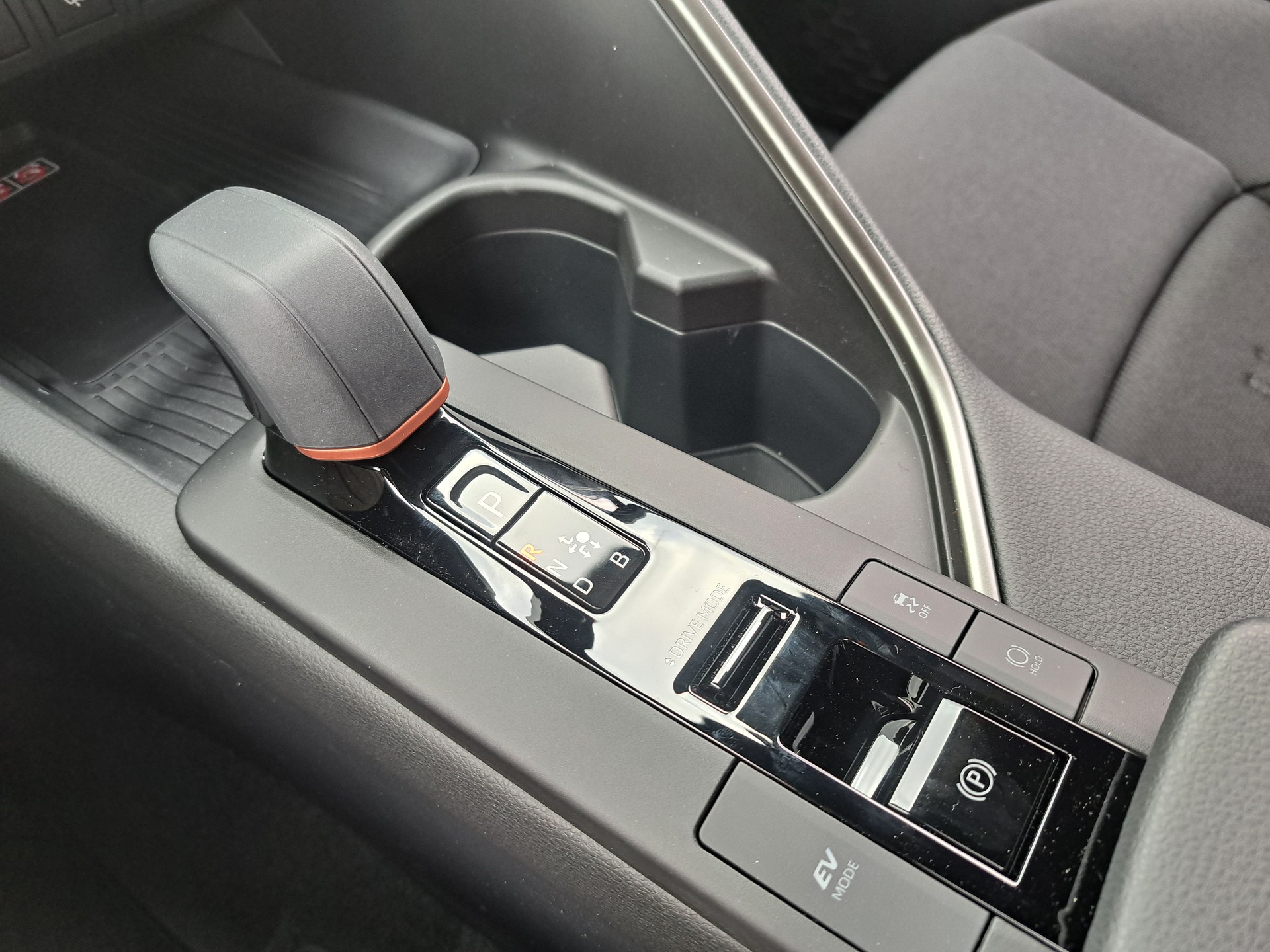 TOYOTA C-HR 2.0 HSD CVT Trend 4WD-image-13