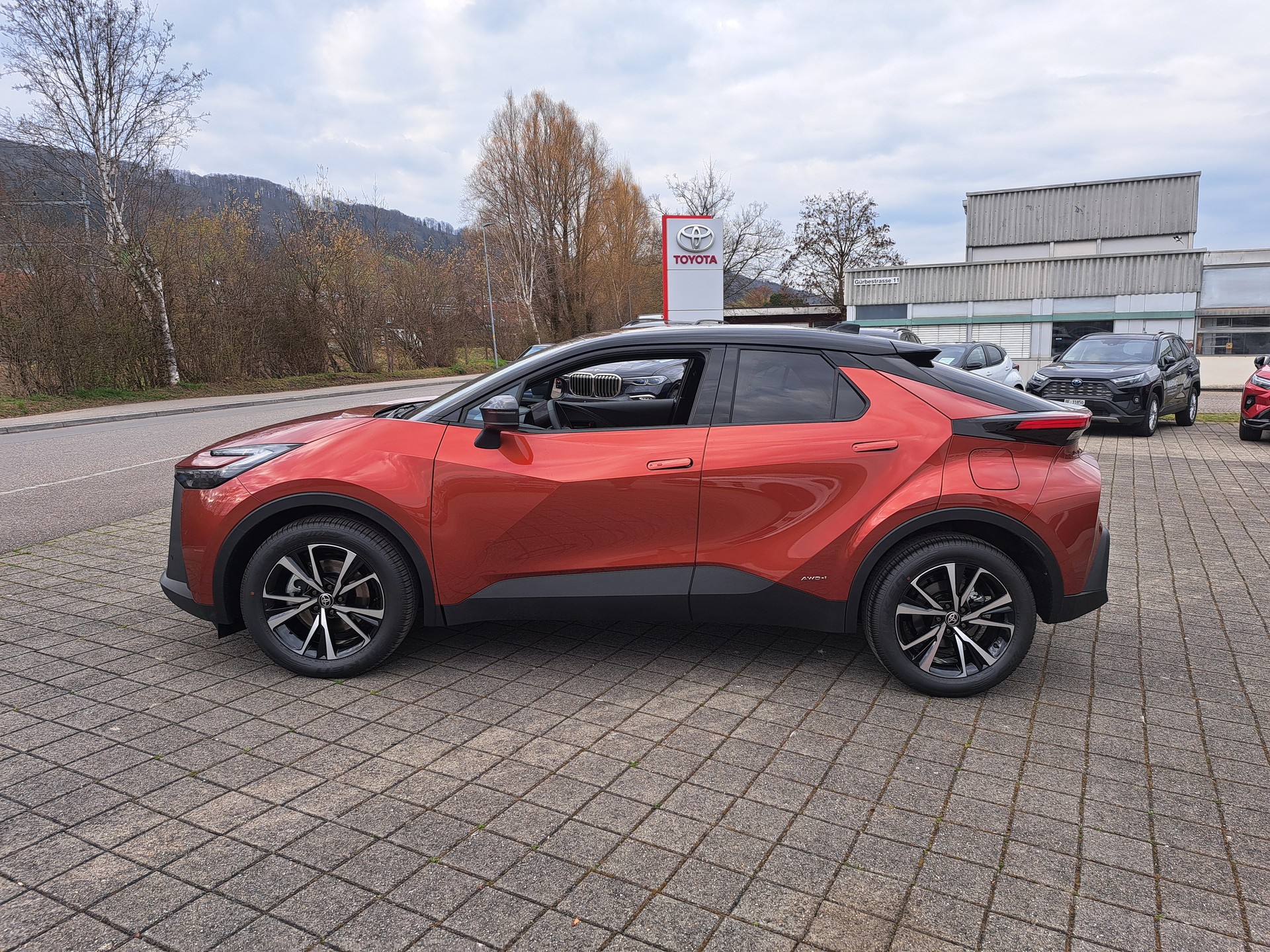 TOYOTA C-HR 2.0 HSD CVT Trend 4WD-image-9