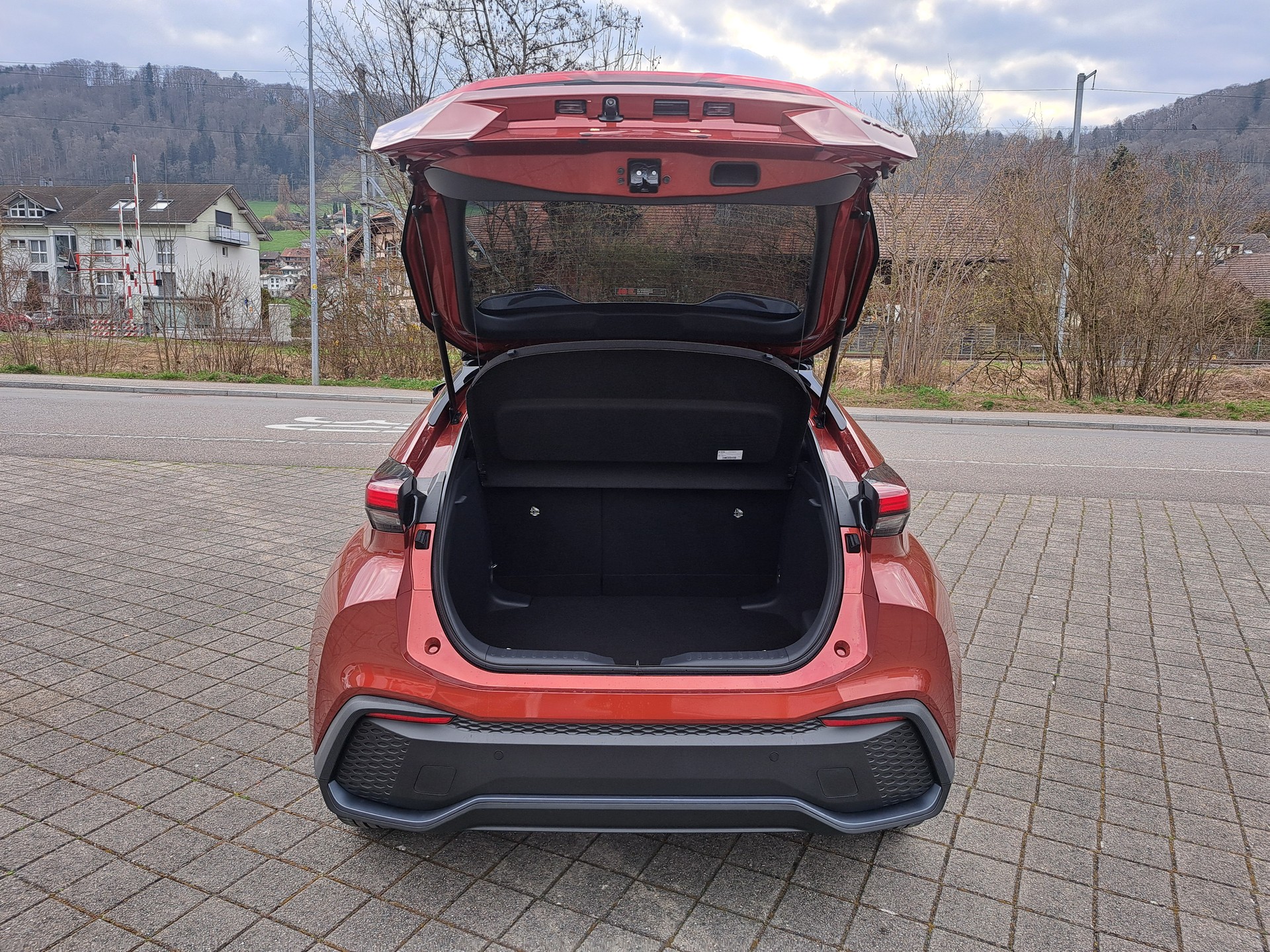 TOYOTA C-HR 2.0 HSD CVT Trend 4WD-image-7