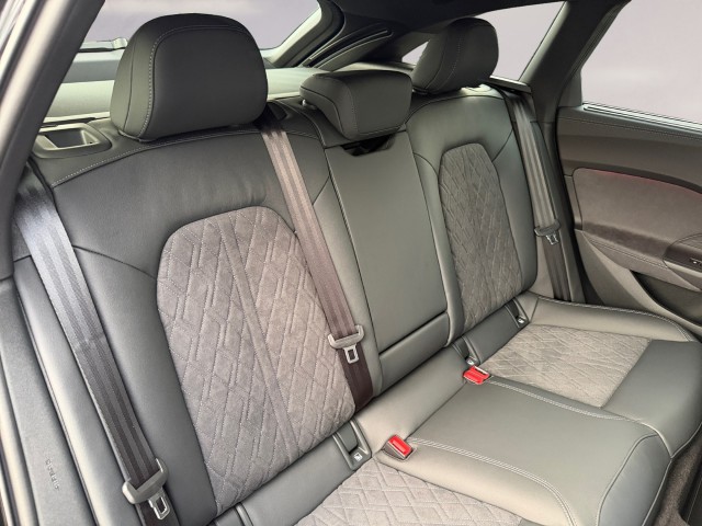 AUDI A5 Limousine e-hybrid quattro 270 kW S tronic-image-17