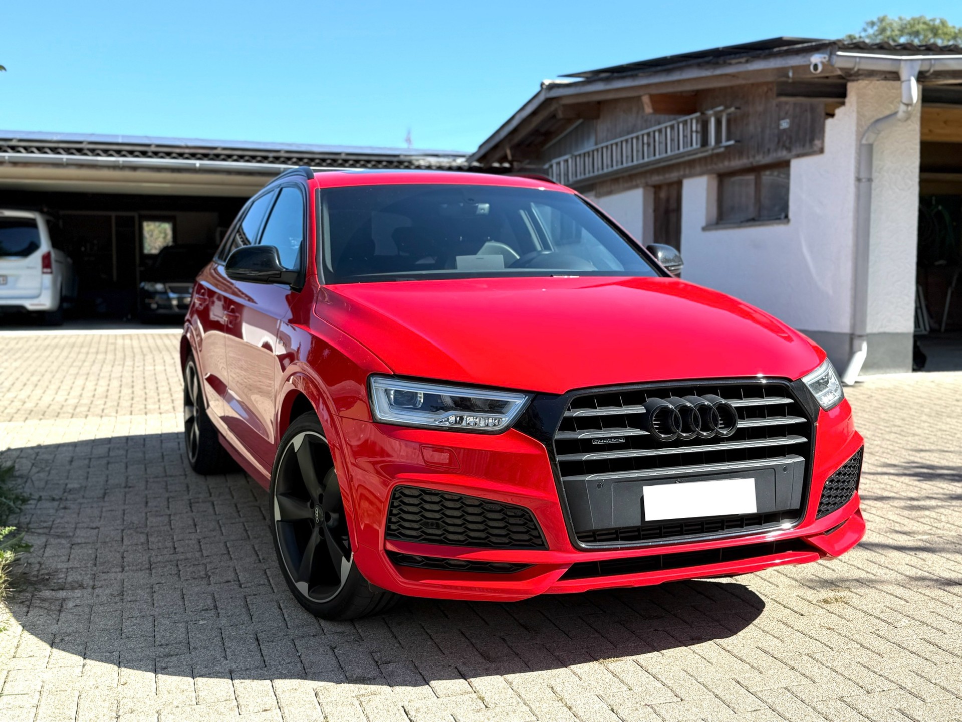 AUDI Q3 2.0 TFSI sport quattro S-tronic-image-0