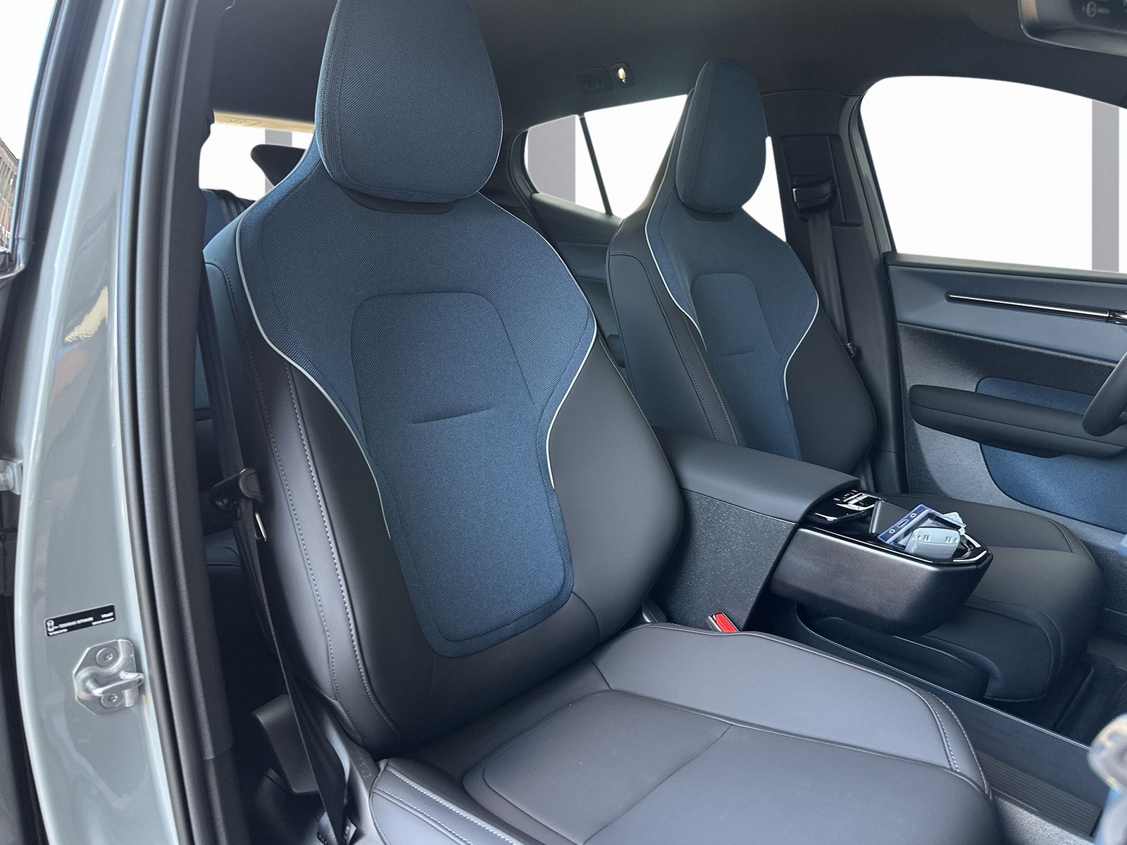 VOLVO EX30 E60 Plus-image-9