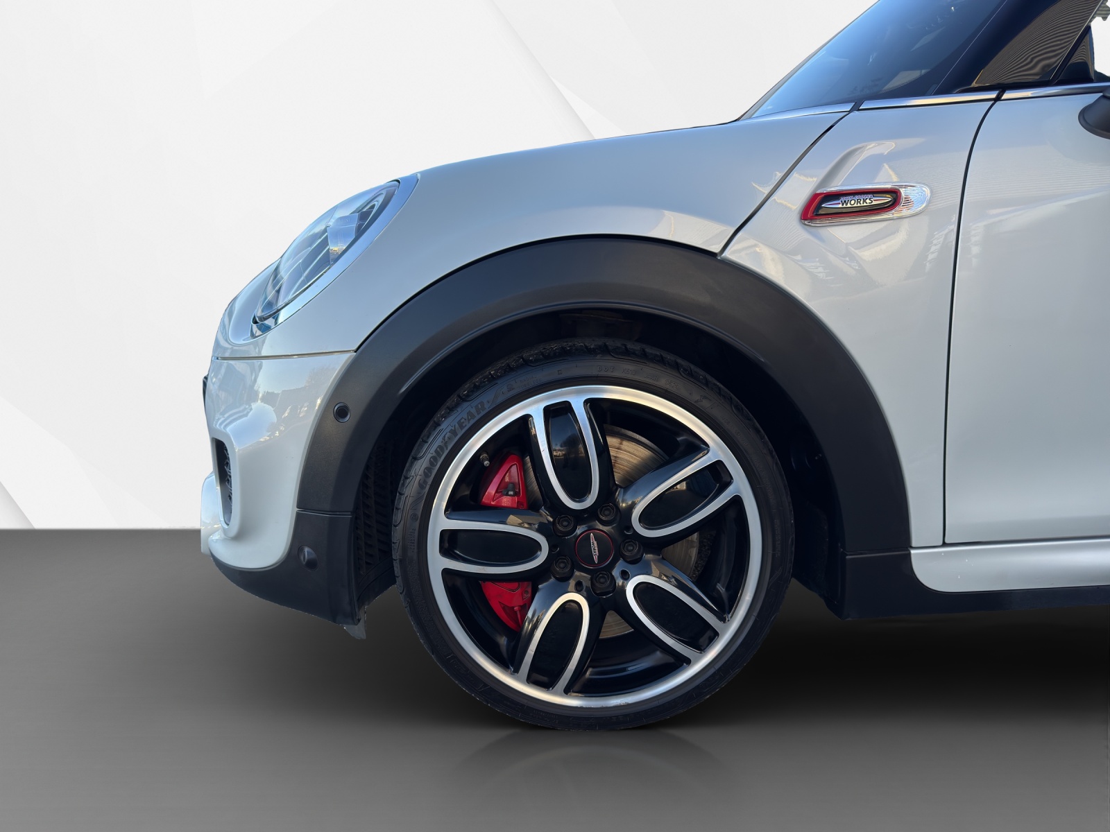 MINI Cooper JCW Cabriolet-image-10