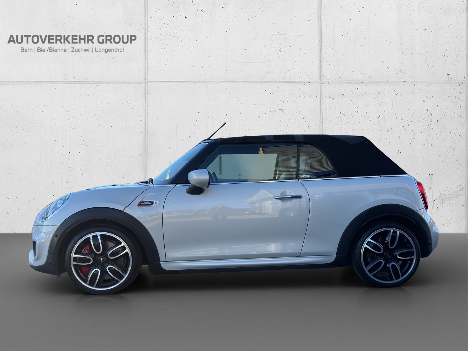 MINI Cooper JCW Cabriolet-image-1