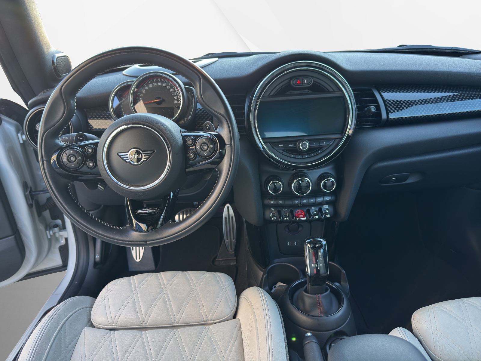 MINI Cooper JCW Cabriolet-image-12