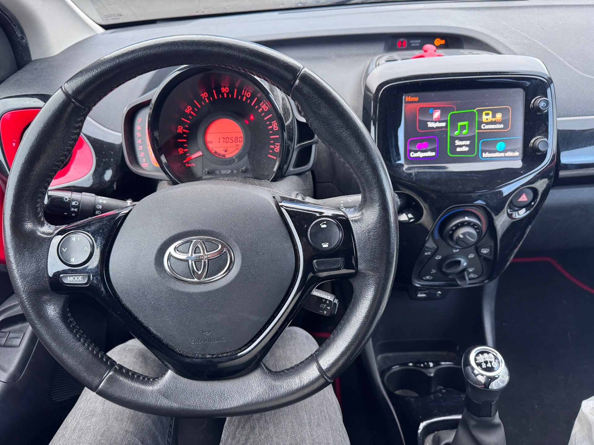 TOYOTA Aygo 1.2 VVT-i x-clusiv-image-3