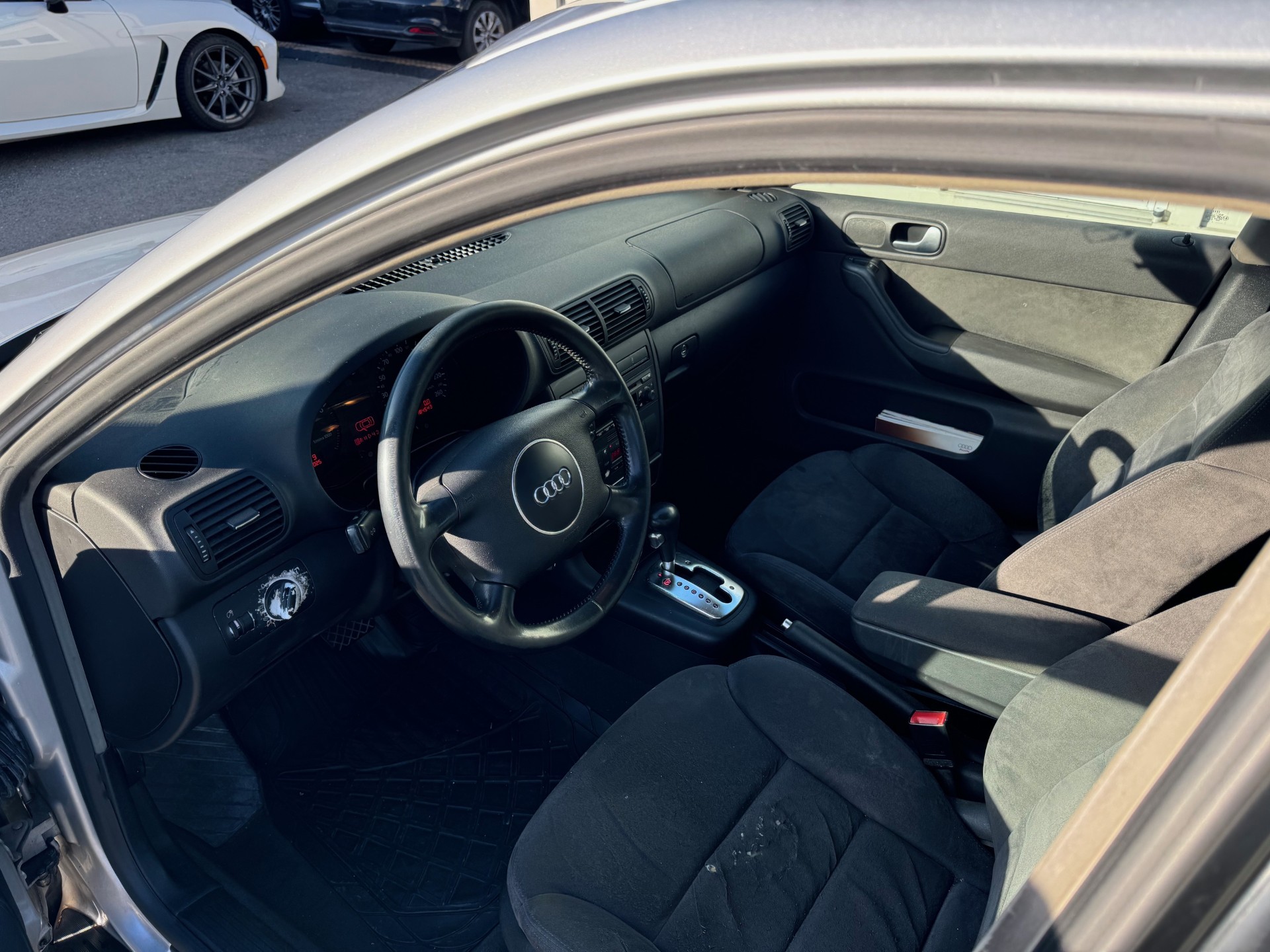 AUDI A3 1.8 T Ambition Automatique-image-7
