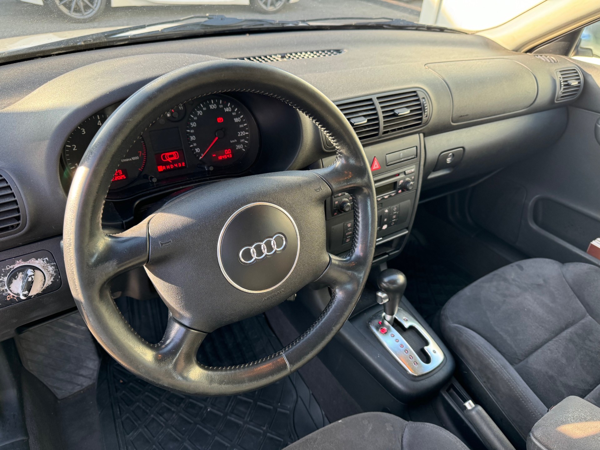 AUDI A3 1.8 T Ambition Automatique-image-8