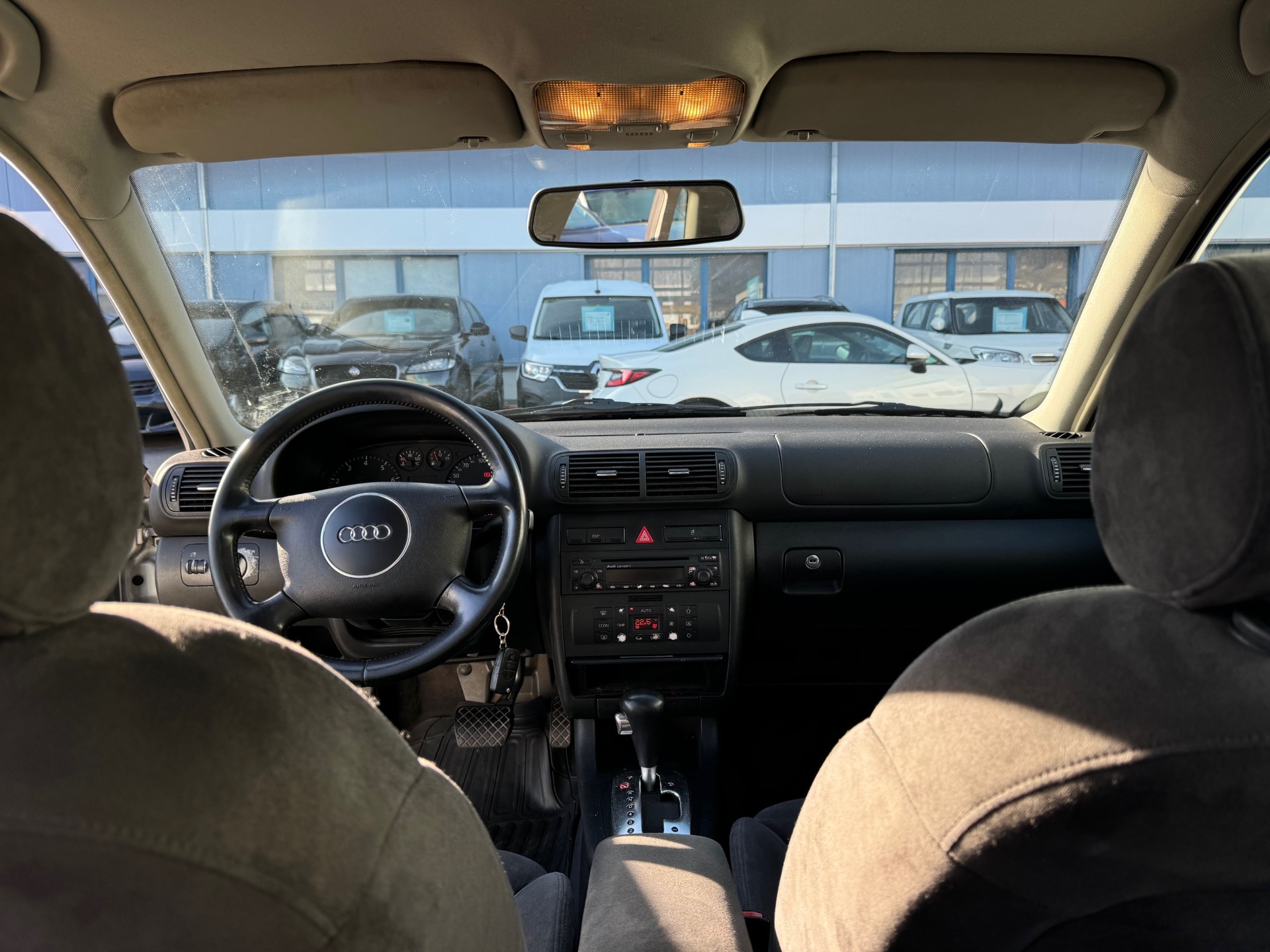 AUDI A3 1.8 T Ambition Automatique-image-10