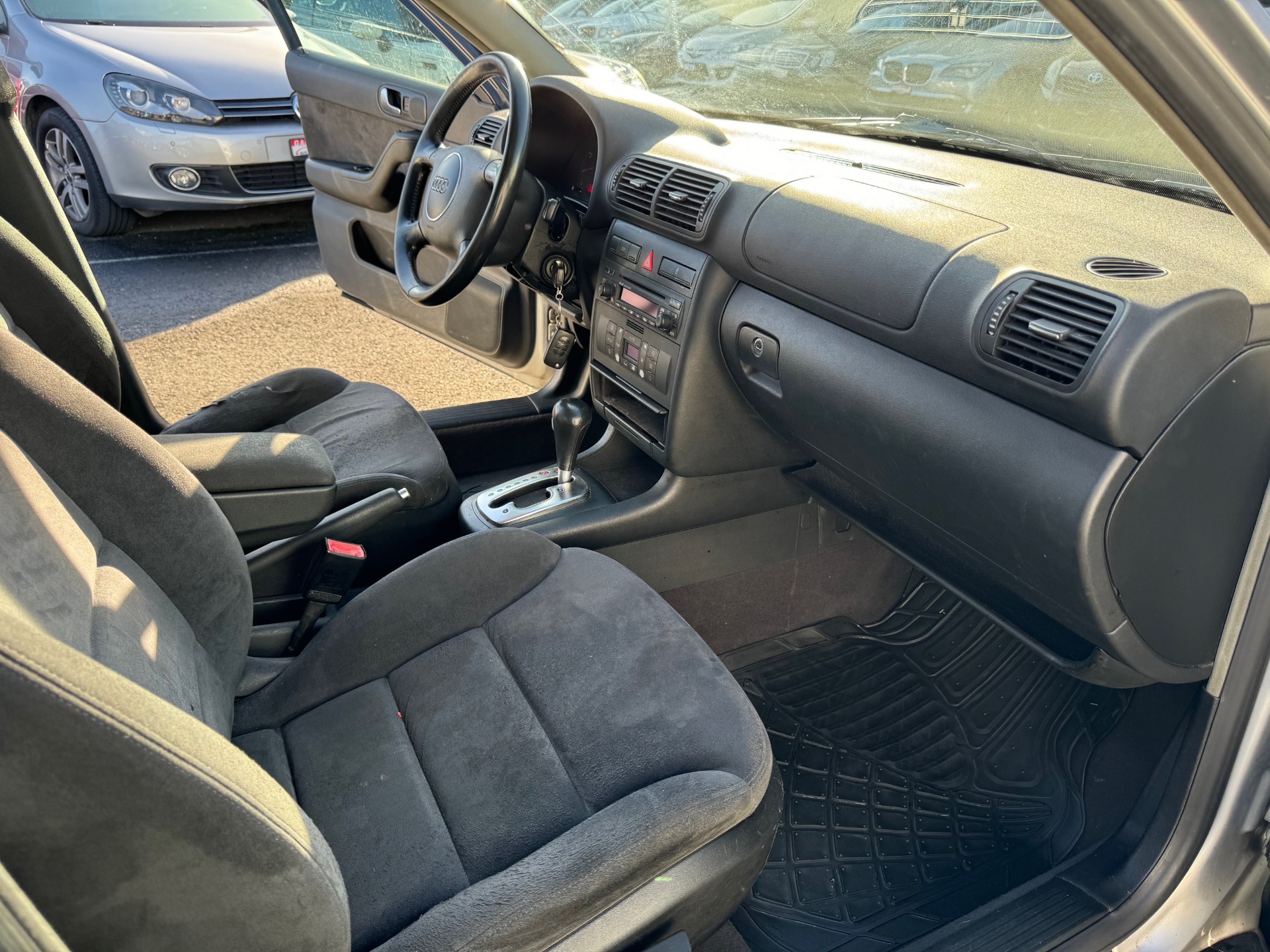 AUDI A3 1.8 T Ambition Automatique-image-12
