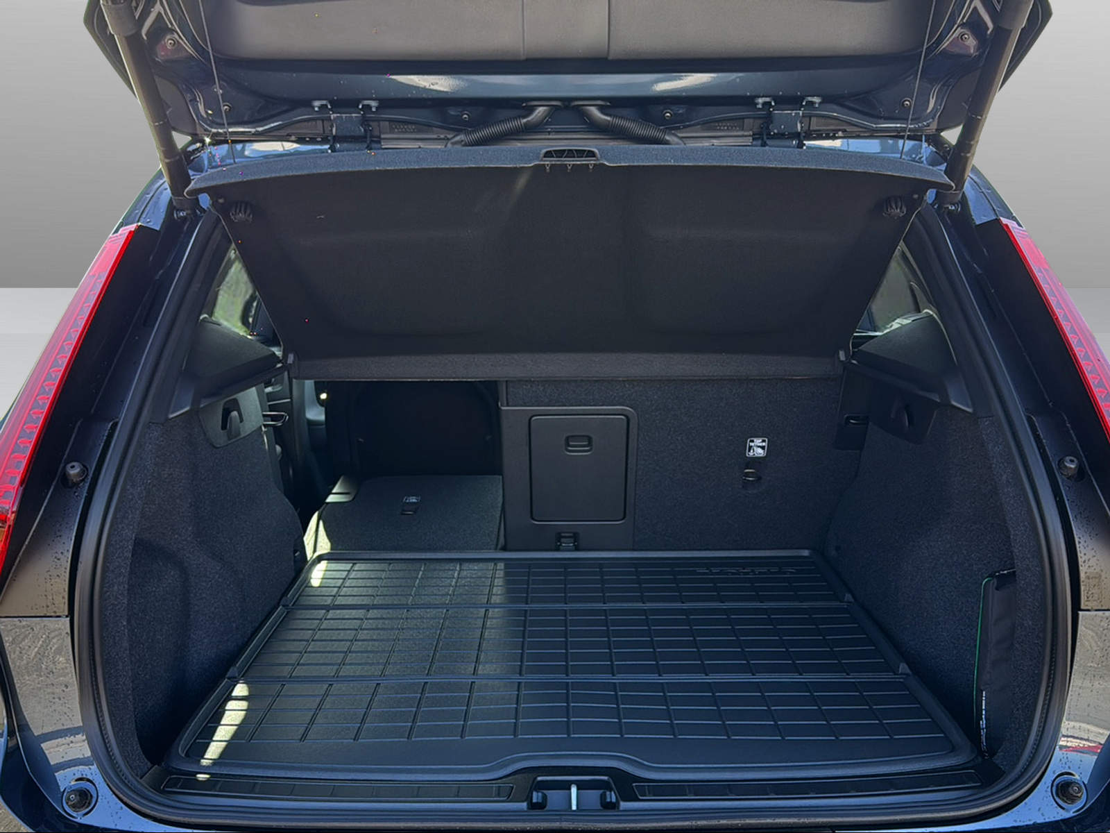 VOLVO EX40 Twin XCENTRIC Edition AWD-image-15