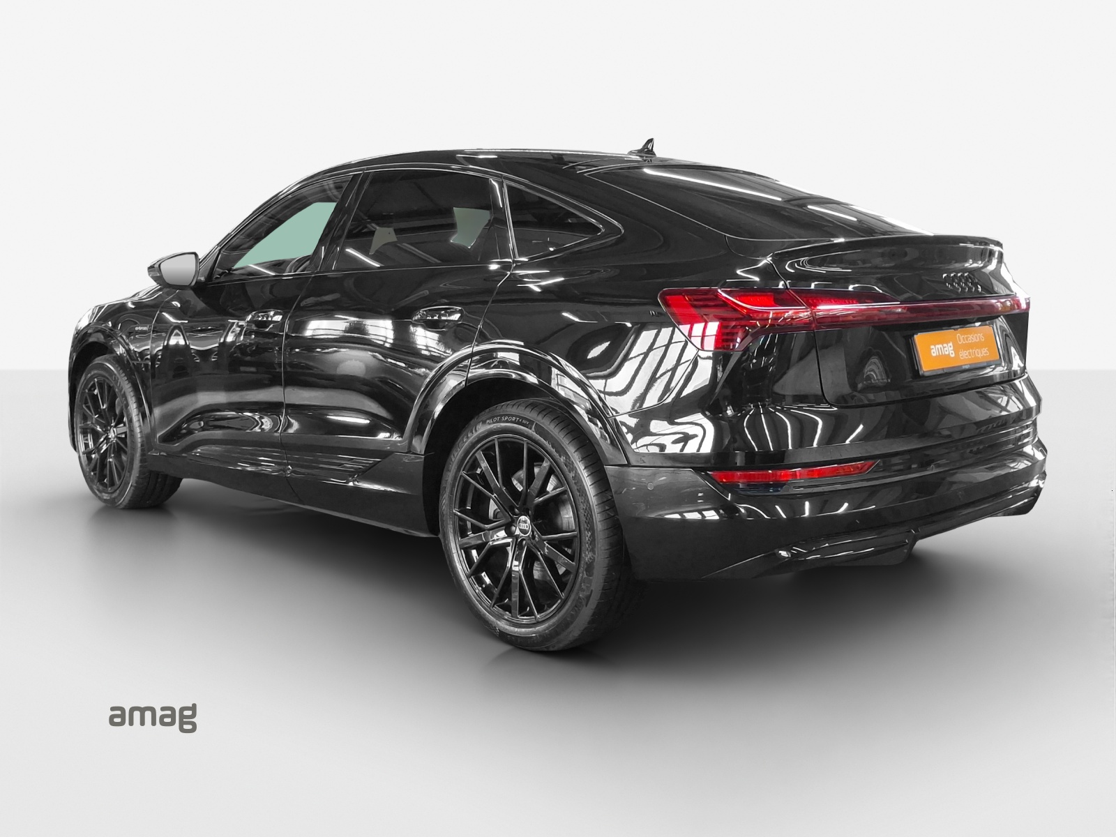 AUDI e-tron 55 Sportback S Line Black Edition quattro-image-3