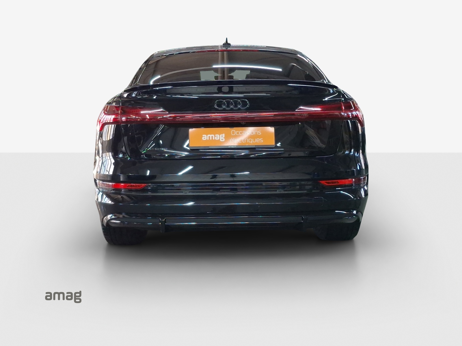 AUDI e-tron 55 Sportback S Line Black Edition quattro-image-4