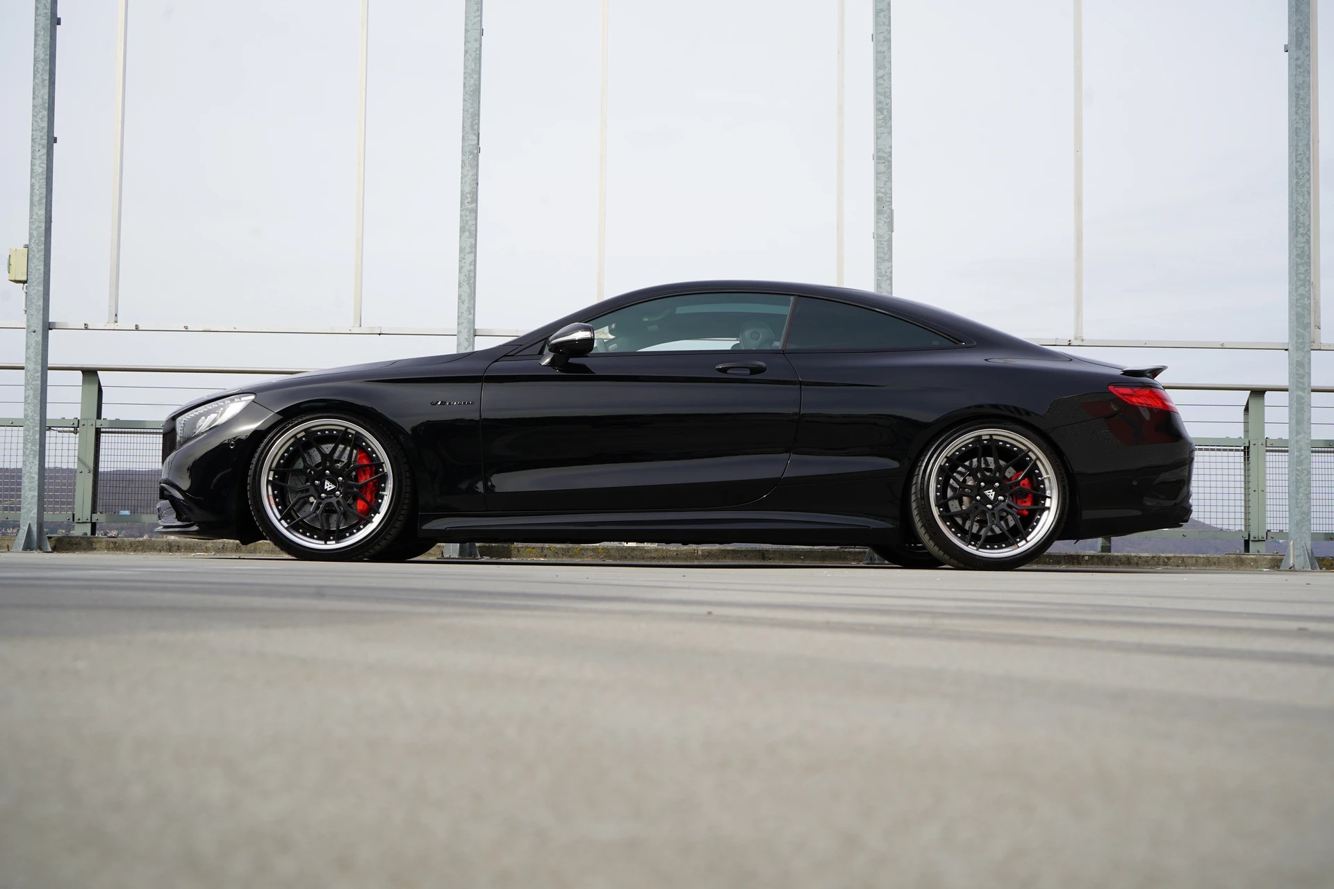 MERCEDES-BENZ S 63 AMG COUPÉ 4MATIC BLACK SPEEDSHIFT MCT l 585 PS-showroom-element-3