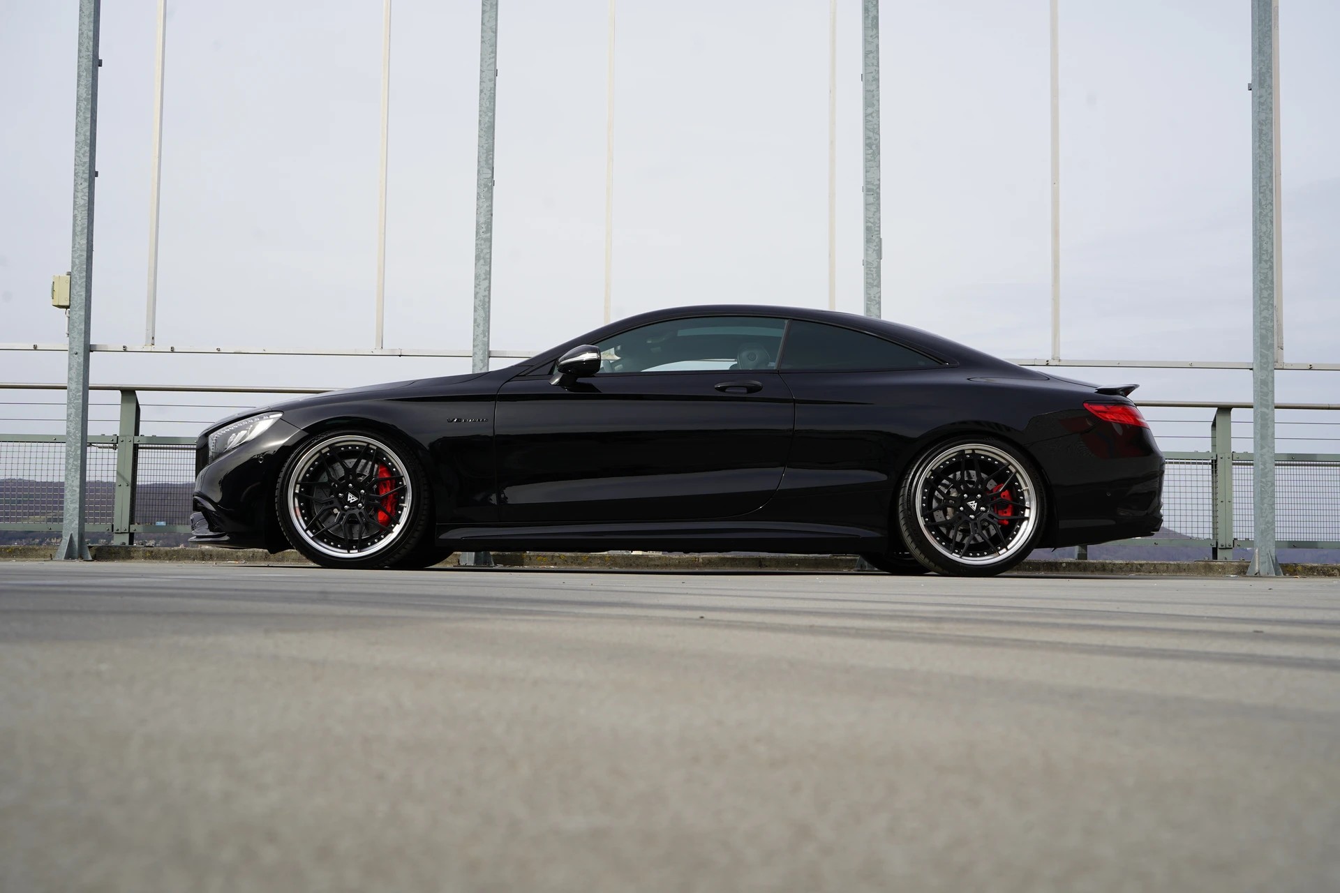 MERCEDES-BENZ S 63 AMG COUPÉ 4MATIC BLACK SPEEDSHIFT MCT l 585 PS-showroom-element-1