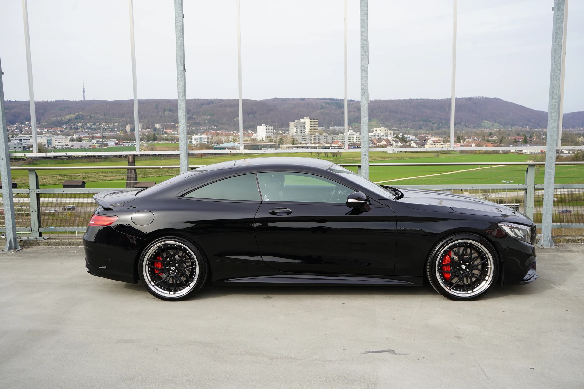 MERCEDES-BENZ S 63 AMG COUPÉ 4MATIC BLACK SPEEDSHIFT MCT l 585 PS-image-4