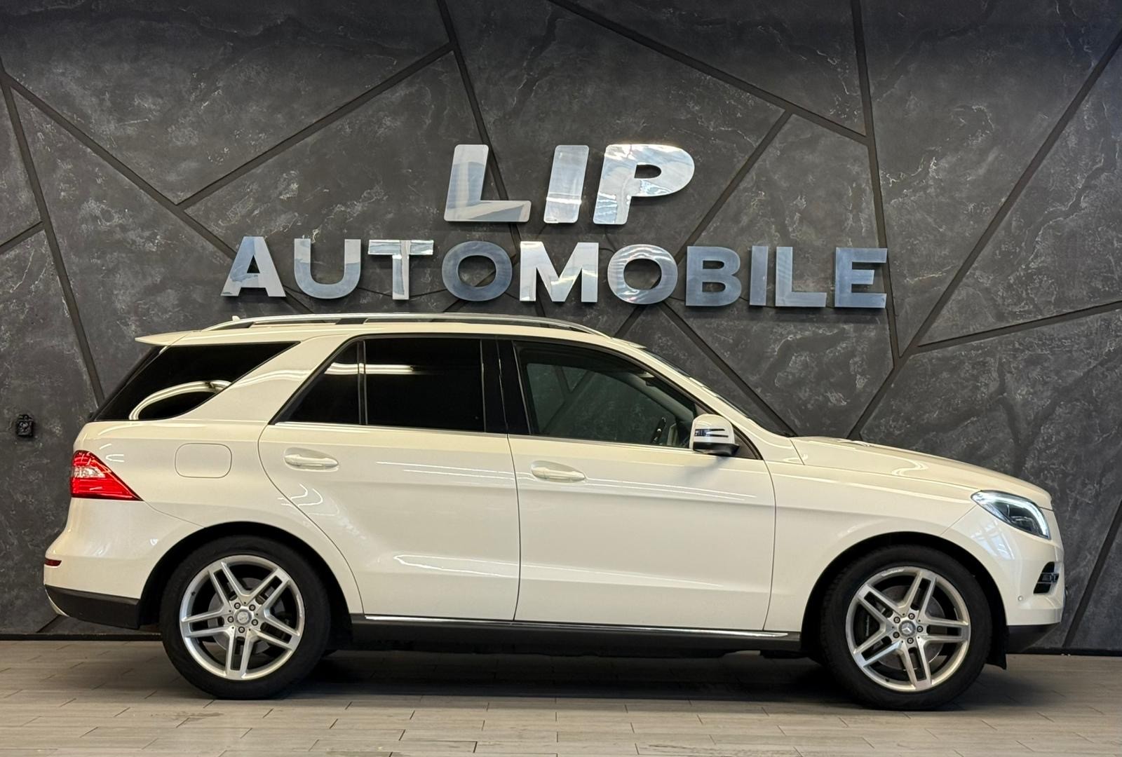 MERCEDES-BENZ ML 500 Executive 4Matic 7G-Tronic-showroom-element-3