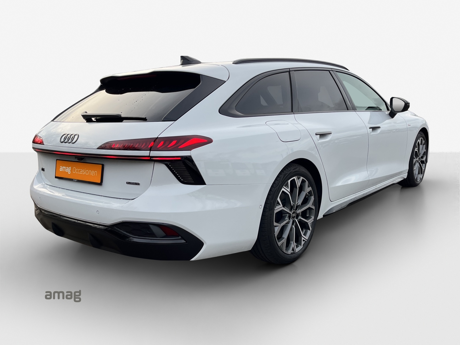 AUDI A6 Avant TDI quattro 150 kW S tronic-image-4