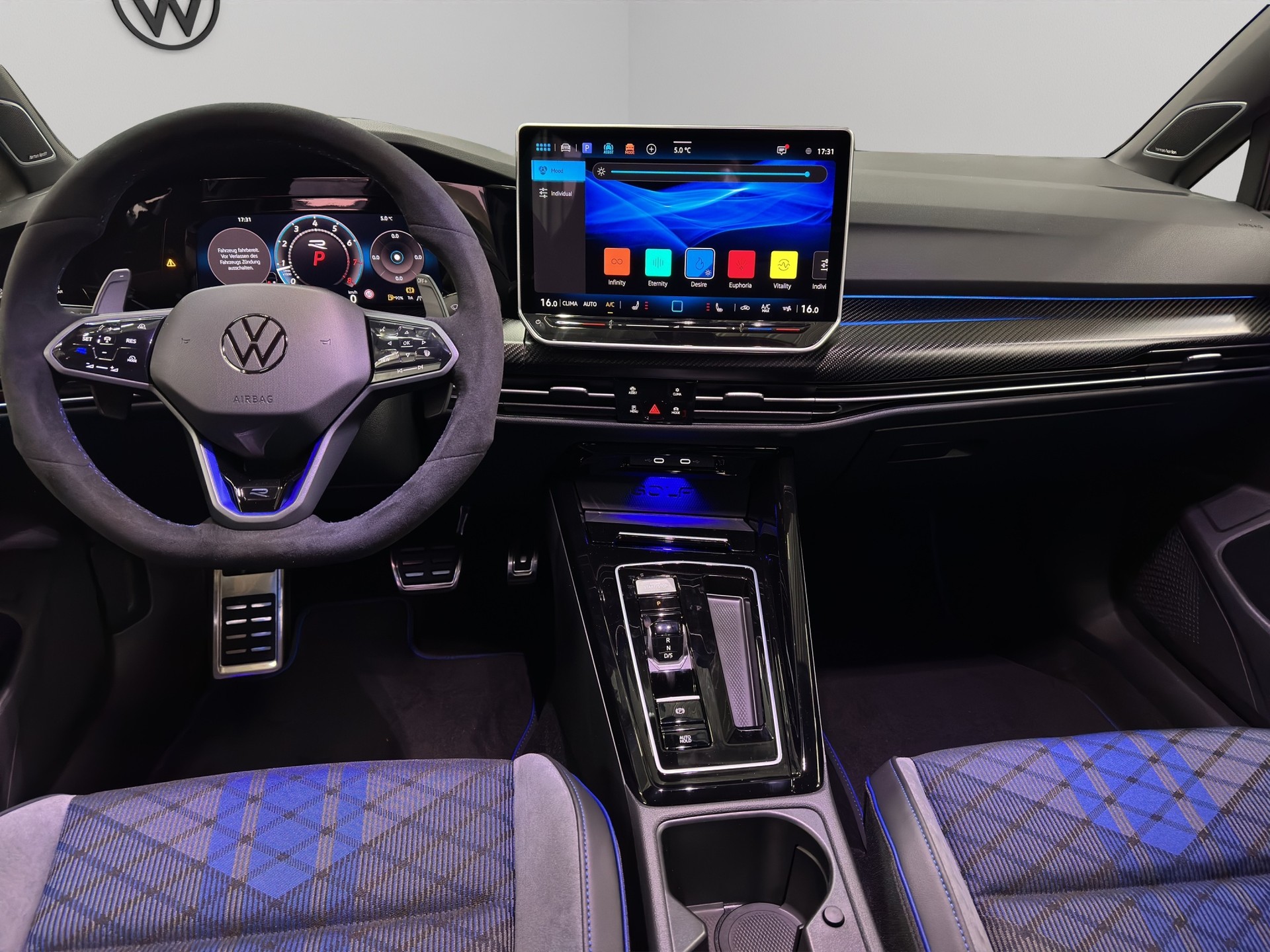 VW Golf 2.0 TSI R DSG 4 Motion-image-11