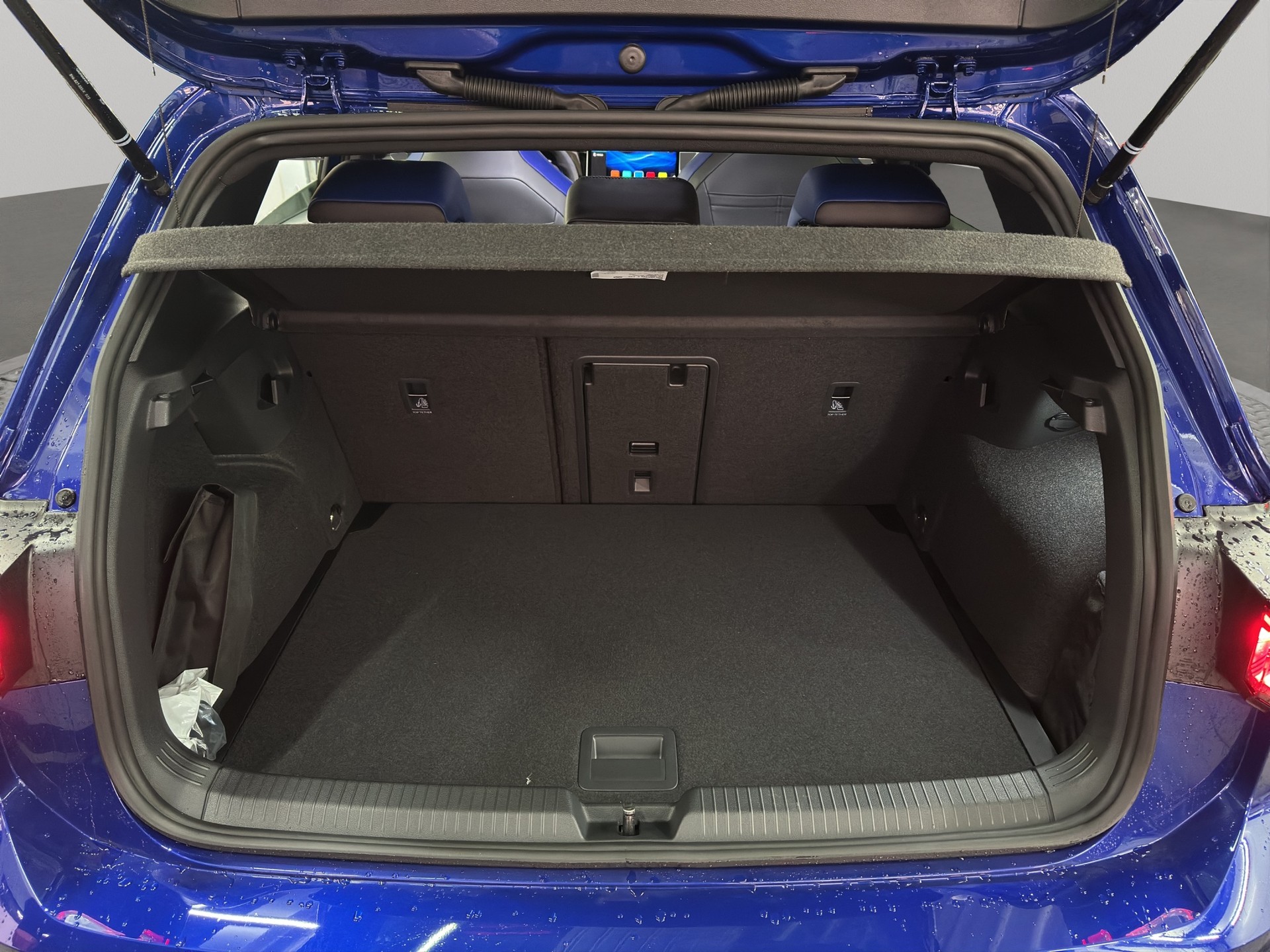VW Golf 2.0 TSI R DSG 4 Motion-image-15
