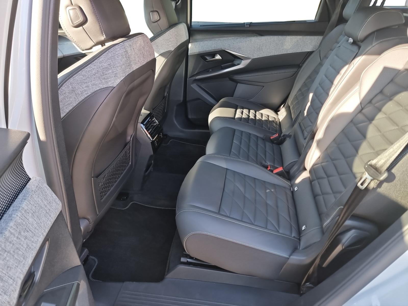 PEUGEOT 5008 1.2 Hybrid GT-image-11
