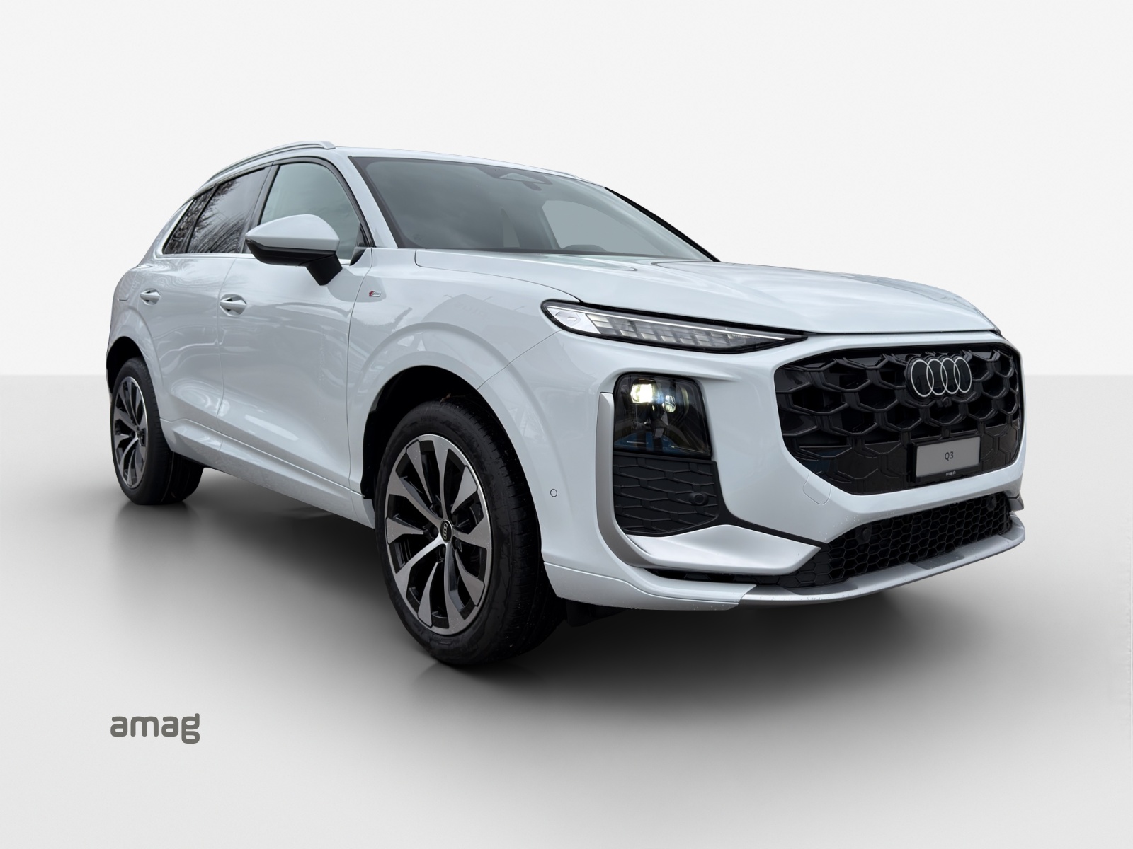 AUDI Q3 SUV 110 kW TFSI S tronic-image-5