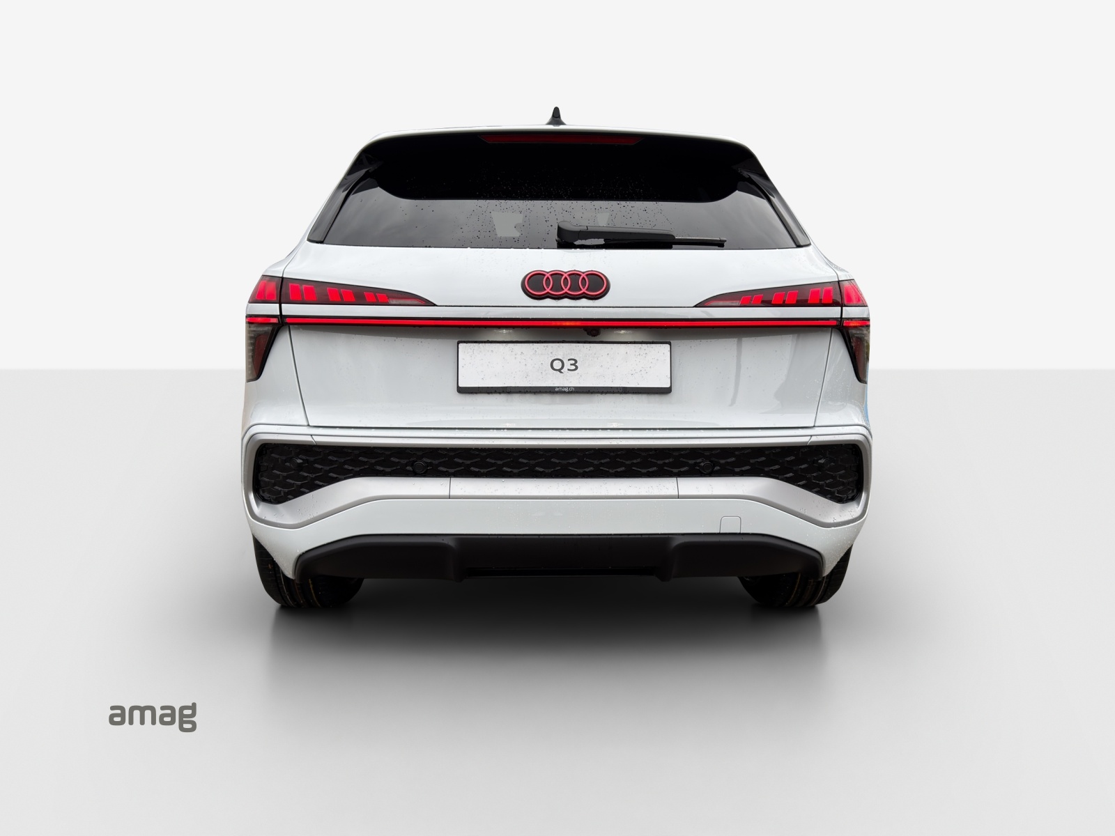 AUDI Q3 SUV 110 kW TFSI S tronic-image-3
