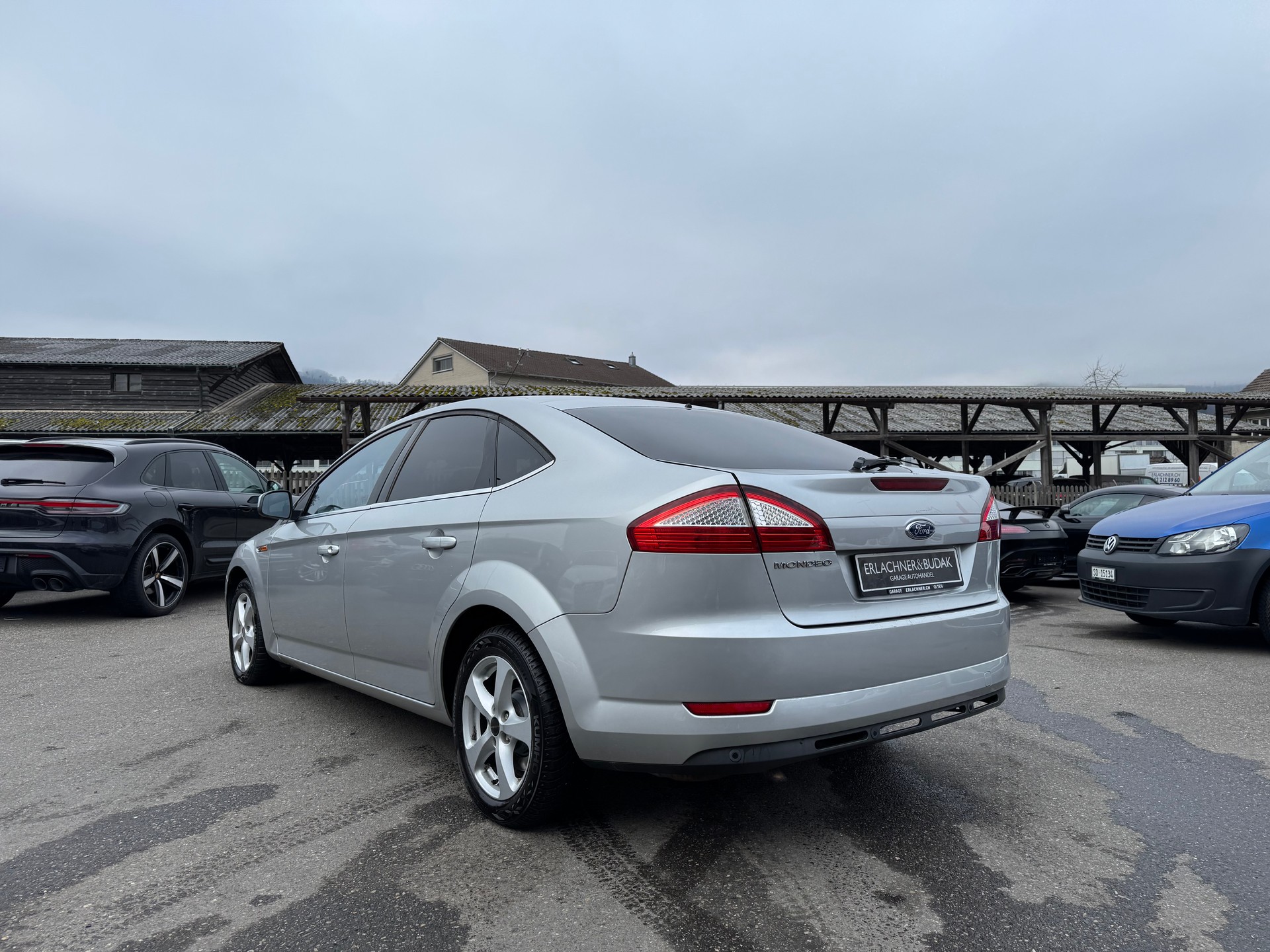 FORD Mondeo 2.0i 16V Titanium-showroom-element-2