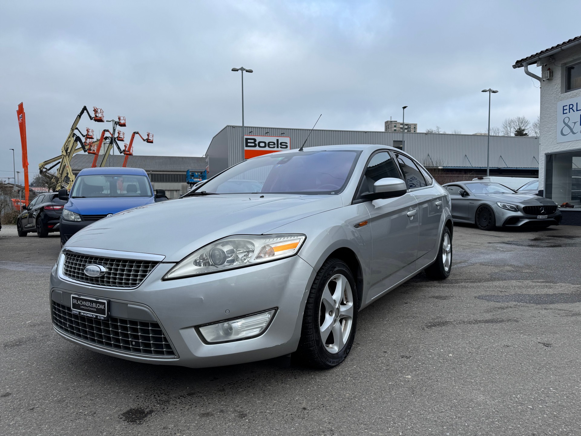 FORD Mondeo 2.0i 16V Titanium-showroom-element-1
