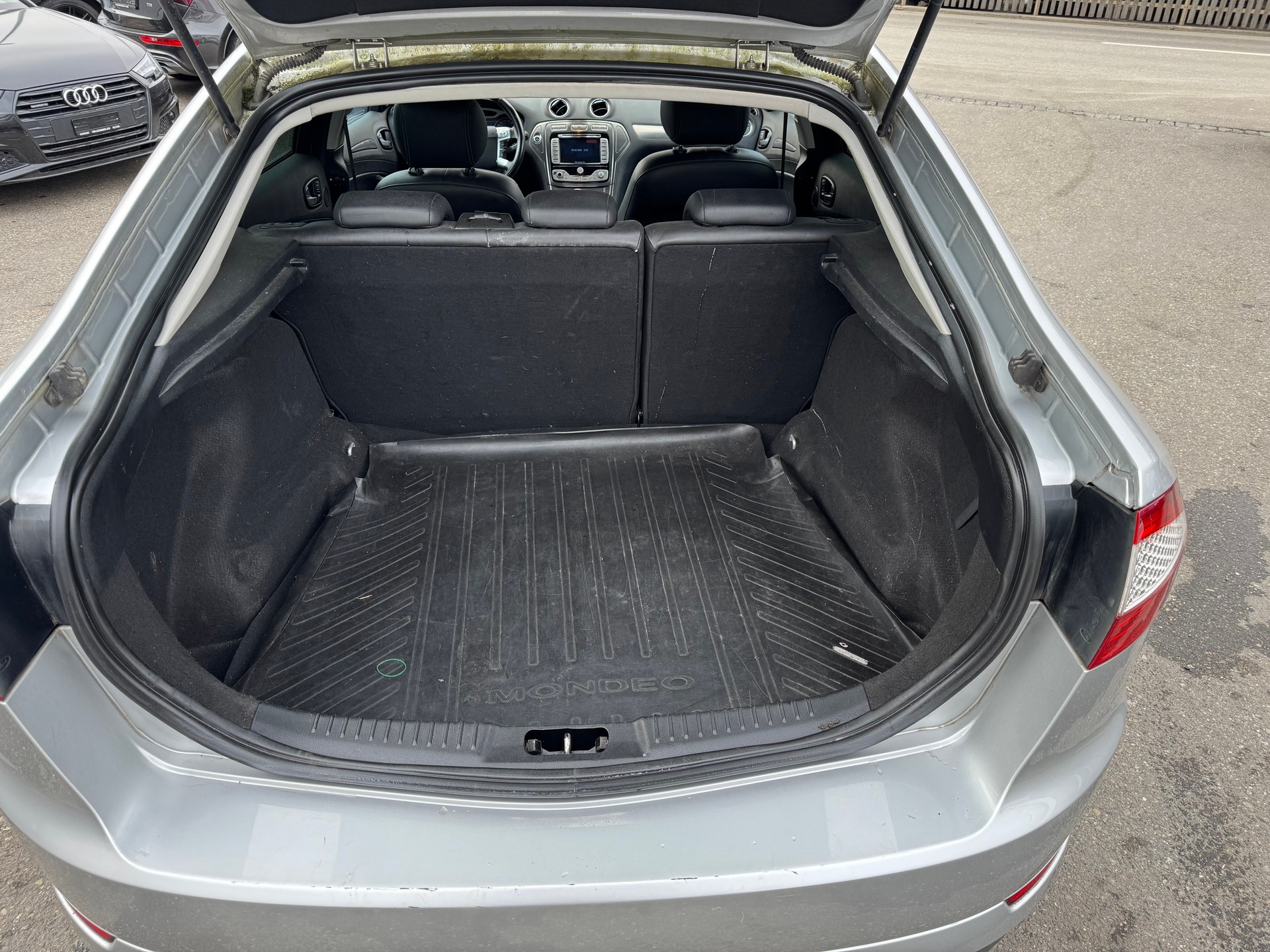 FORD Mondeo 2.0i 16V Titanium-image-6
