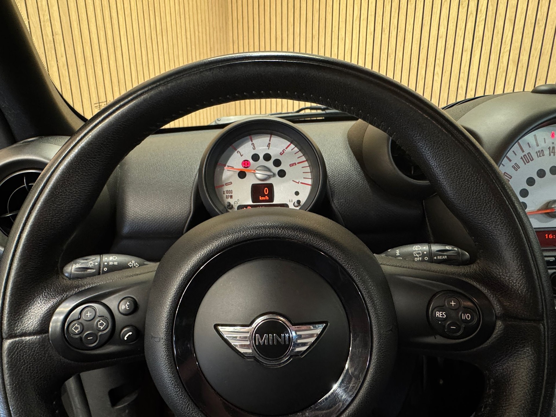 MINI Countryman Cooper D ALL4-image-6