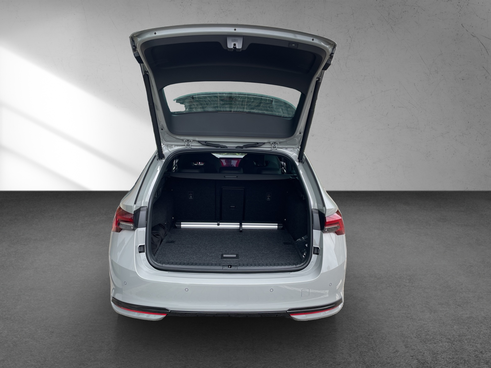 SKODA Octavia Combi 2.0 TSI DSG Sport Line 4x4-image-13