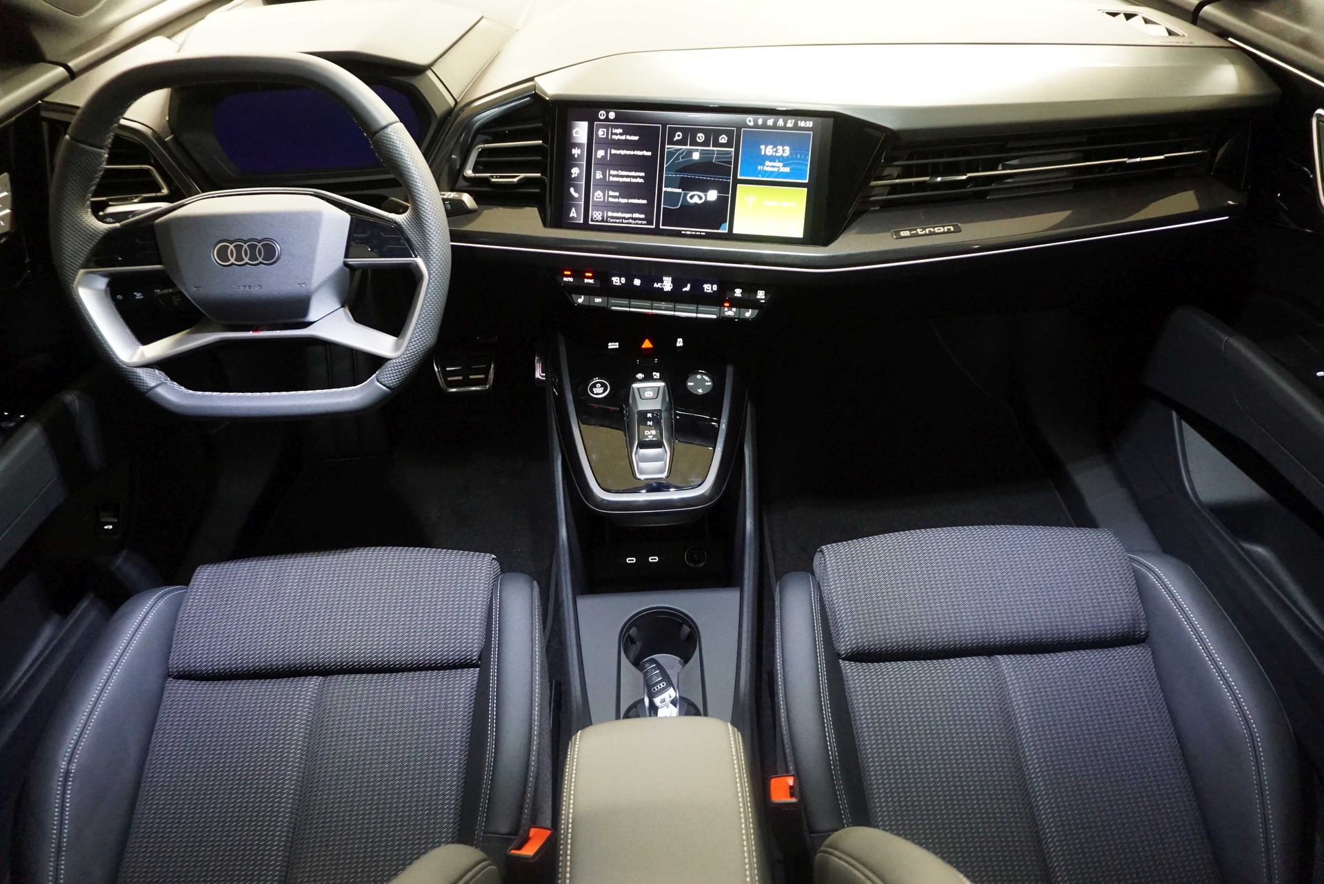 AUDI Q4 e-tron 45 Attraction quattro-image-7