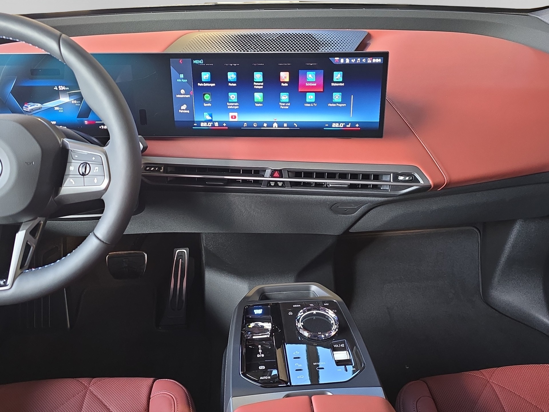BMW iX M70 xDrive-image-14