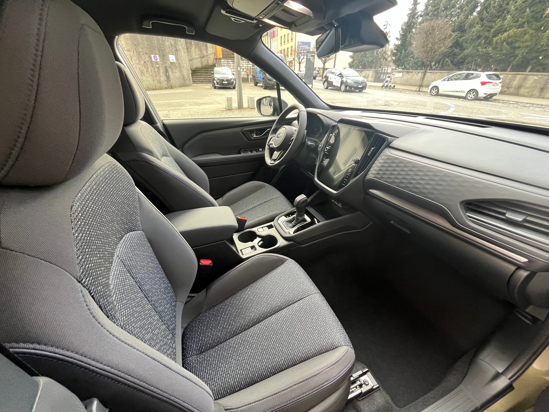 SUBARU Forester Station 2.0i e-Boxer-image-10