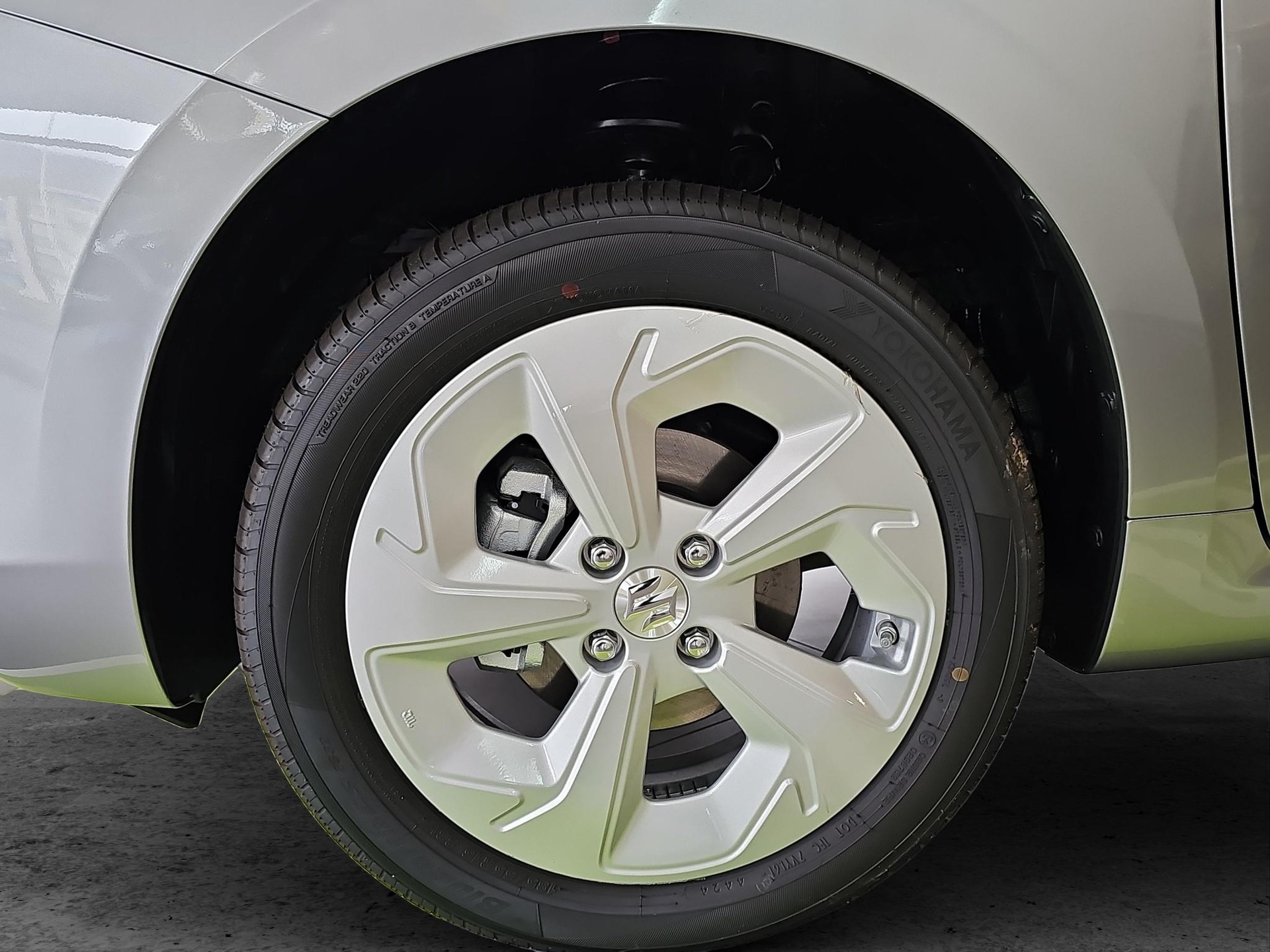 SUZUKI Swift 1.2 Tradizio Hybrid 4x4-image-8