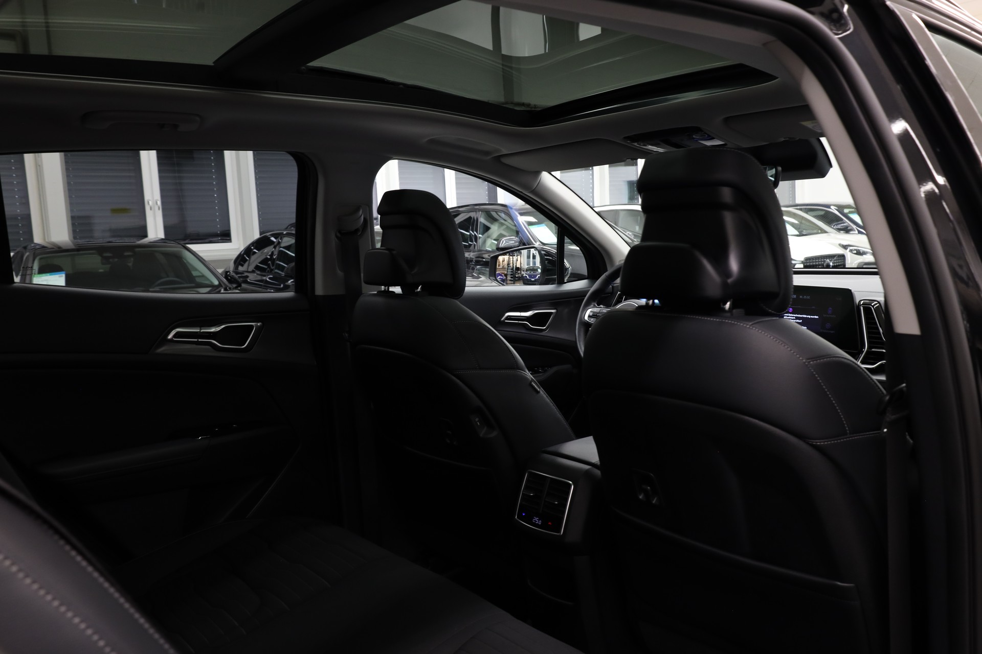 KIA Sportage 1.6 T-GDi Hybrid Power Edition-image-26