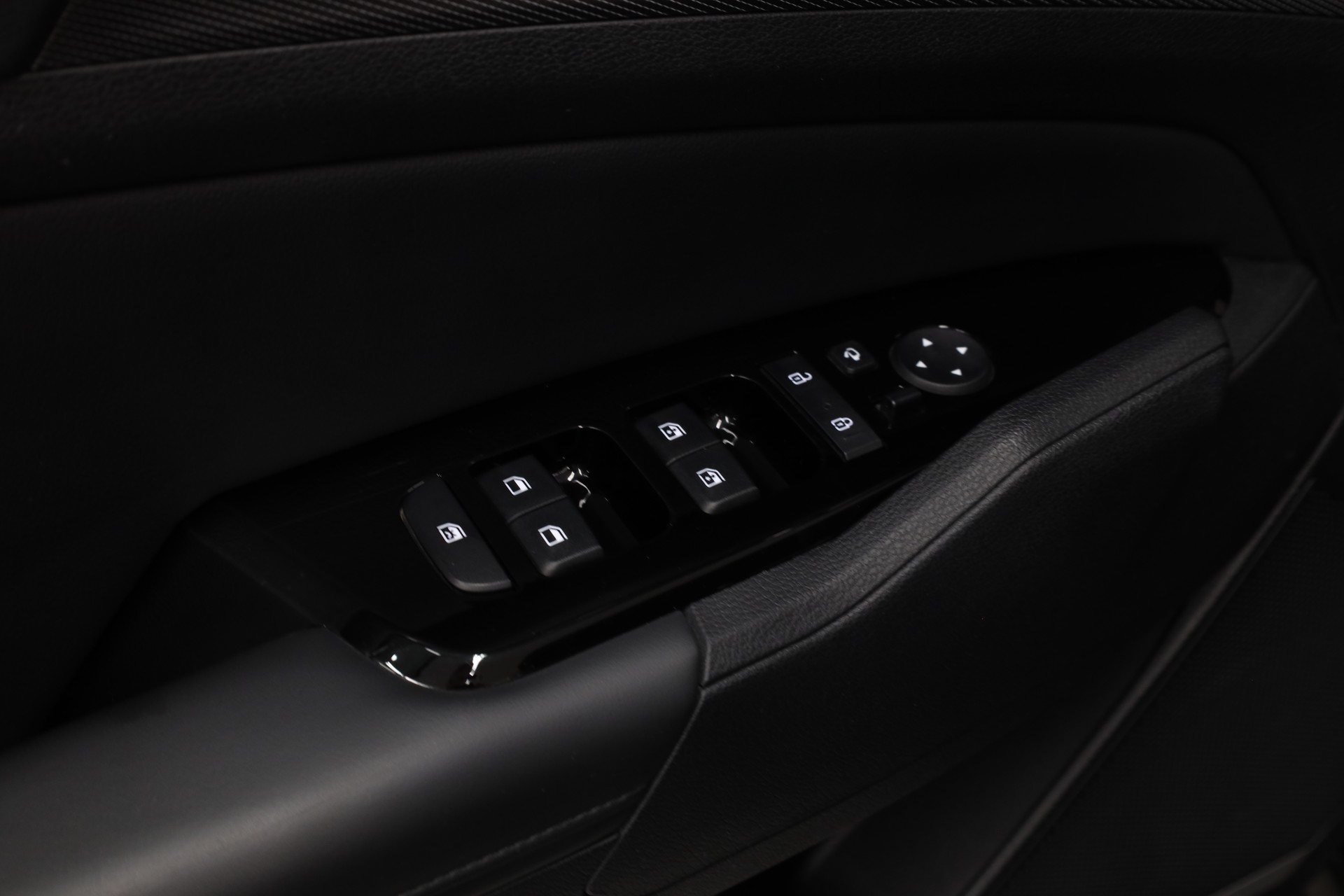 KIA Sportage 1.6 T-GDi Hybrid Power Edition-image-24