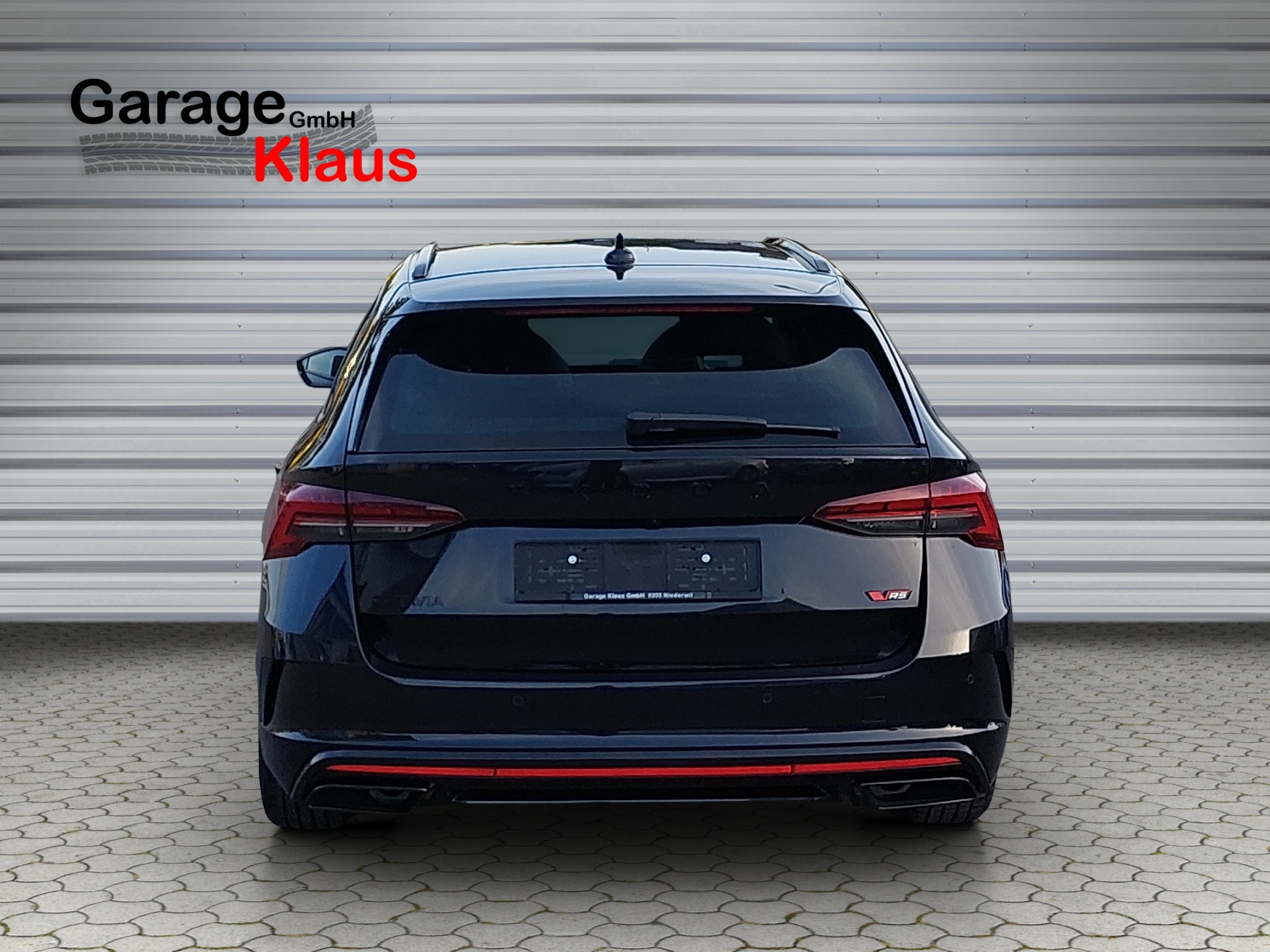 SKODA Octavia Combi 2.0 TSI DSG RS-image-4
