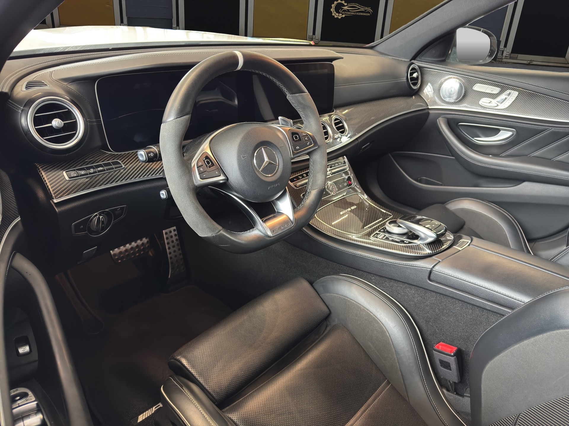 MERCEDES-BENZ E 63 AMG S 4 Matic 9G-Tronic-image-8
