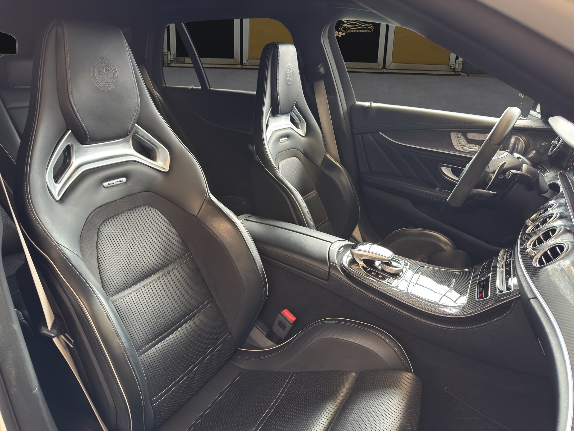MERCEDES-BENZ E 63 AMG S 4 Matic 9G-Tronic-image-9