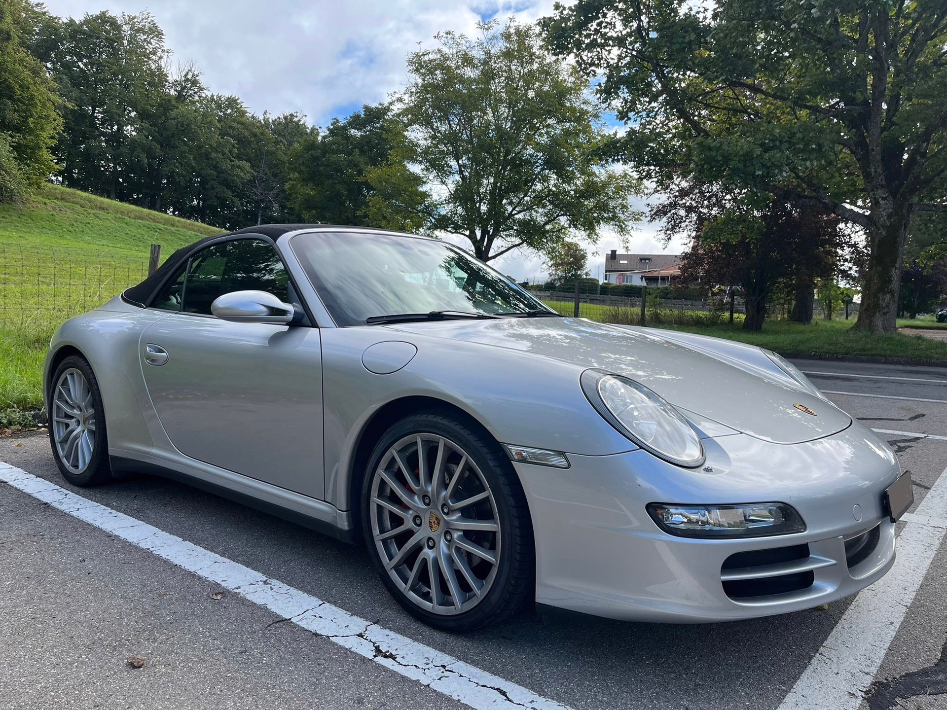 PORSCHE 911 Cabrio Carrera 4-image-1