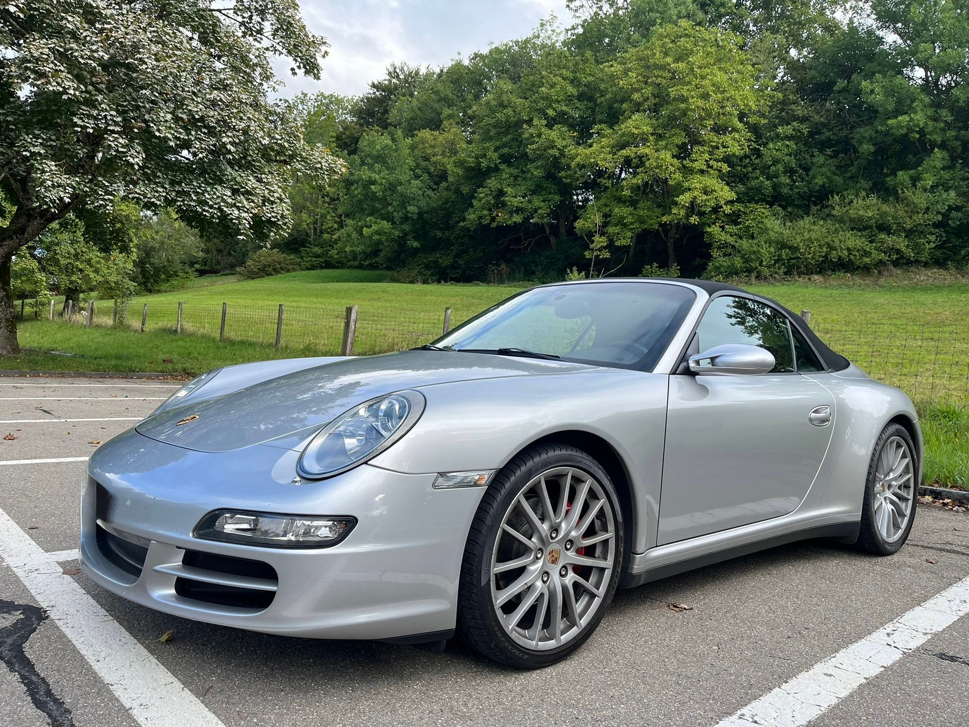 PORSCHE 911 Cabrio Carrera 4-image-0