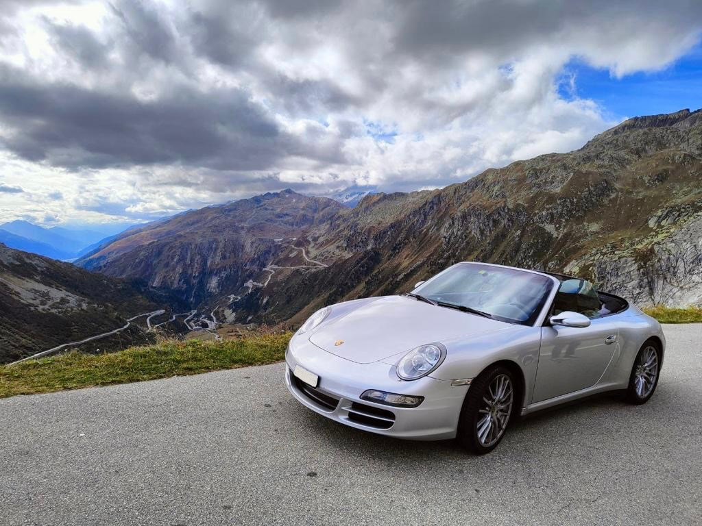 PORSCHE 911 Cabrio Carrera 4-image-5