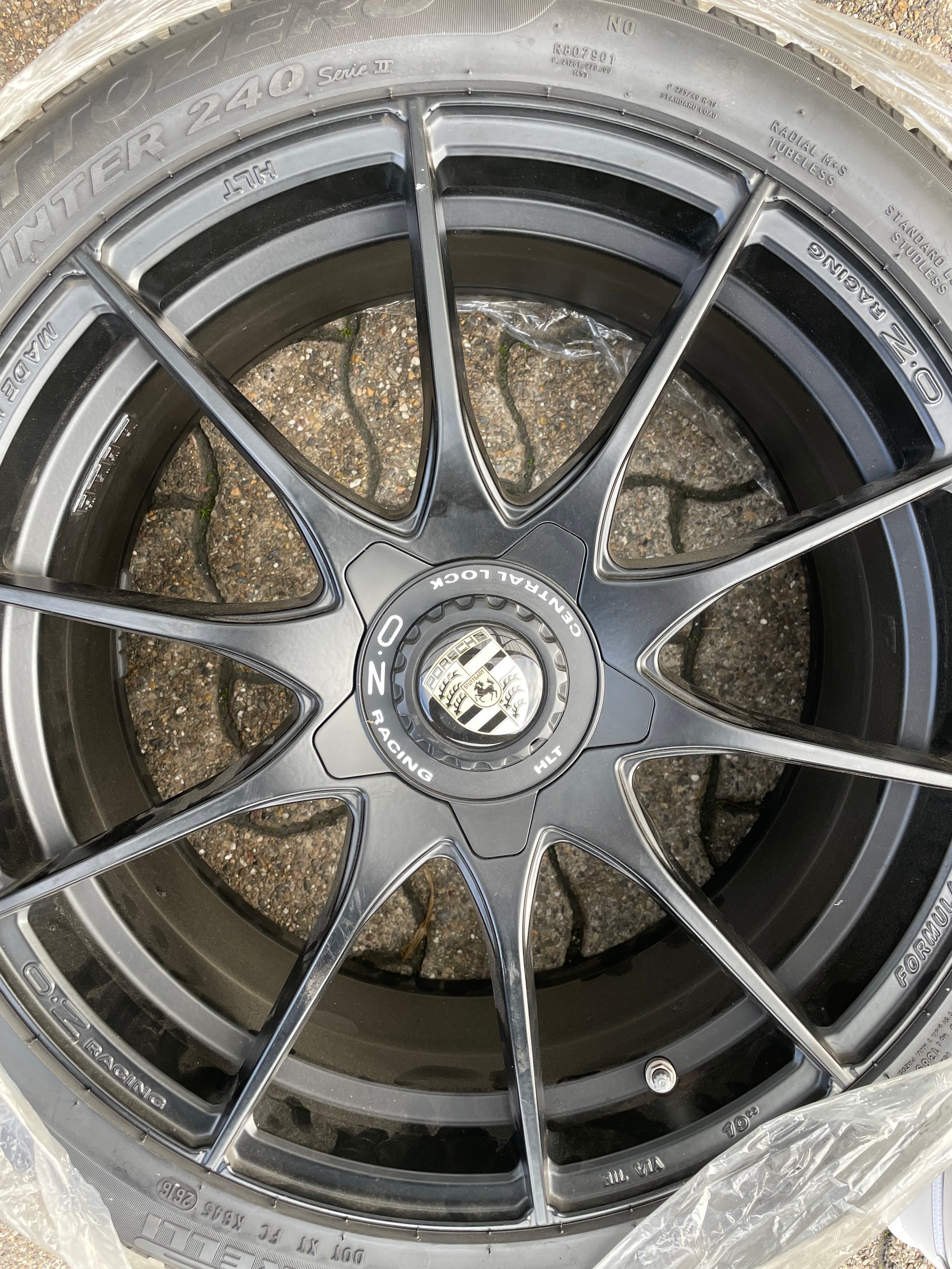 PORSCHE 911 Cabrio Carrera 4-image-10
