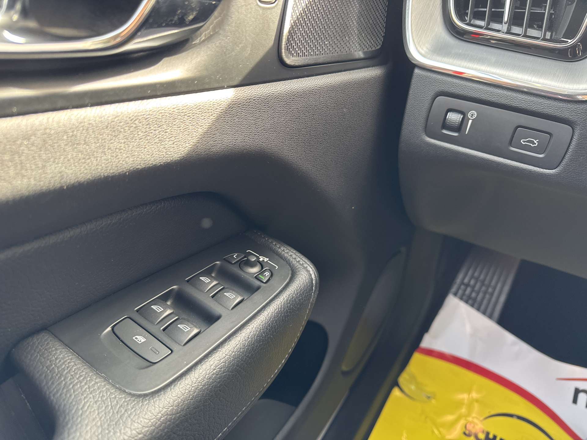 VOLVO XC60 T6 AWD Momentum Geartronic-Automat-image-15