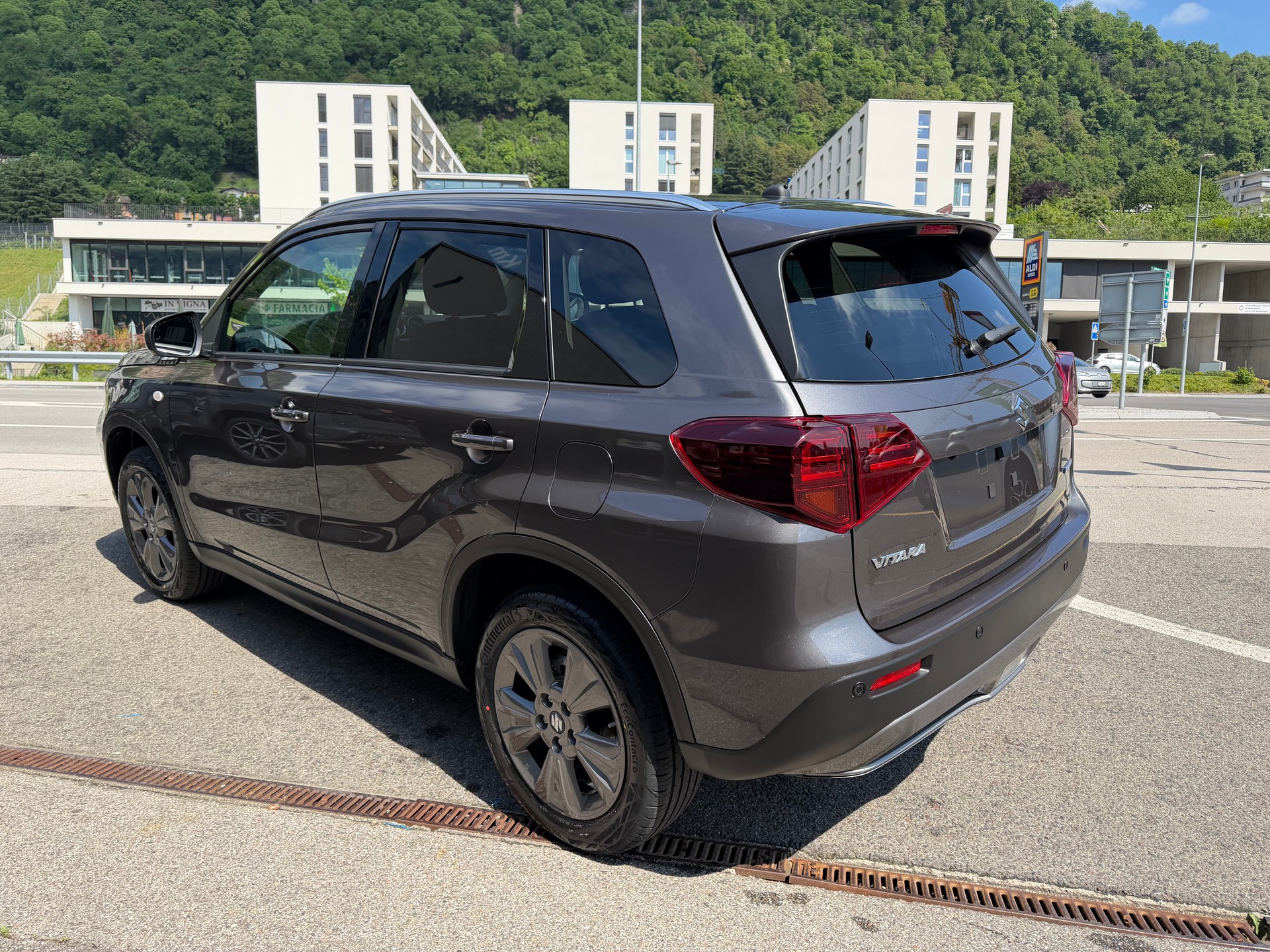 SUZUKI Vitara 1.4 Boosterjet Compact + 4x4 Hybrid Automatic-image-5